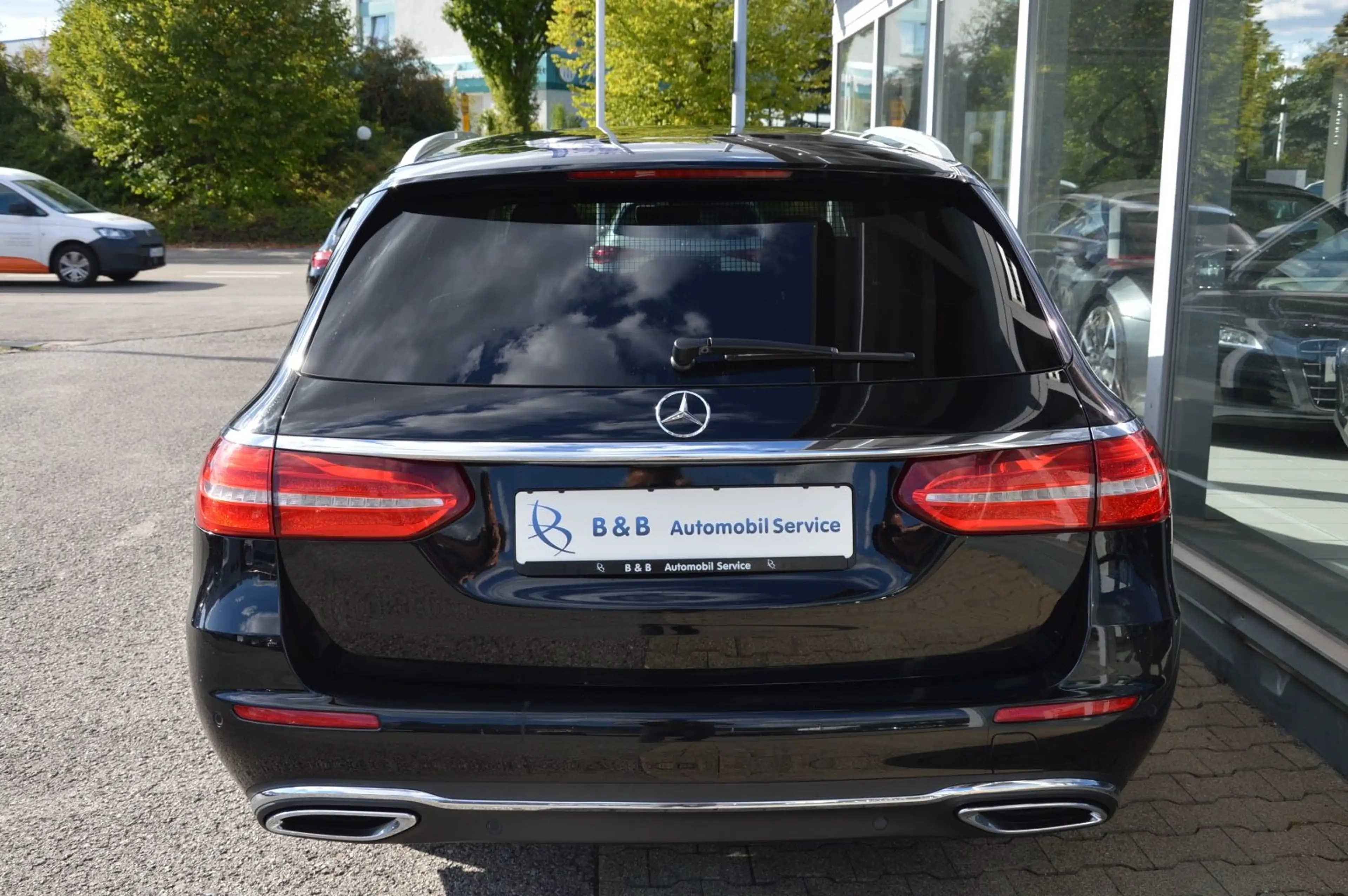 Mercedes-Benz E 200 d *NAVI*CAM*AHK*WIDESCREEN*9-G*DISTRONIC — photo 7