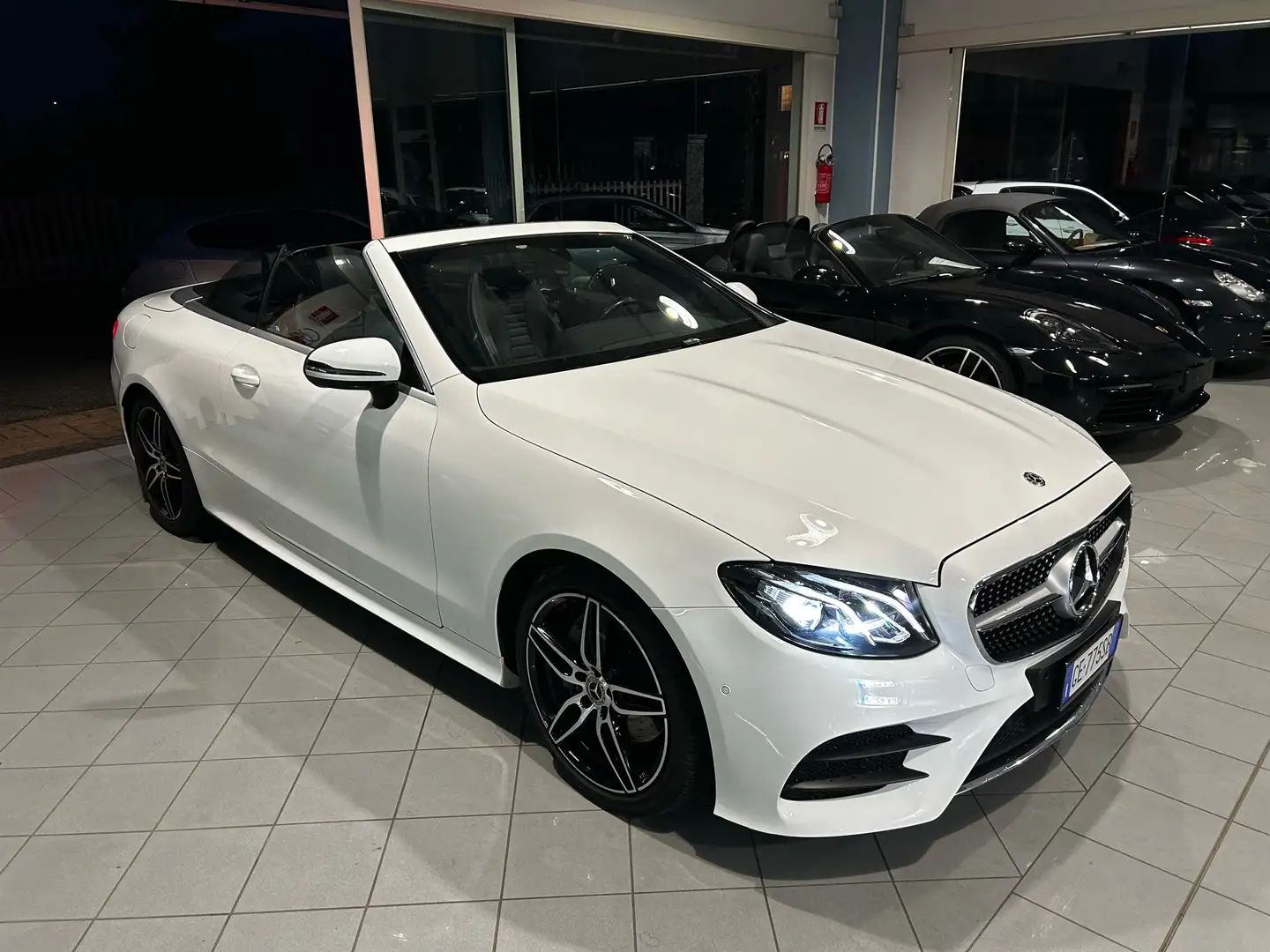 Mercedes-Benz E 200 Cabrio -- eq-boost Premium Plus auto Bianco - 2