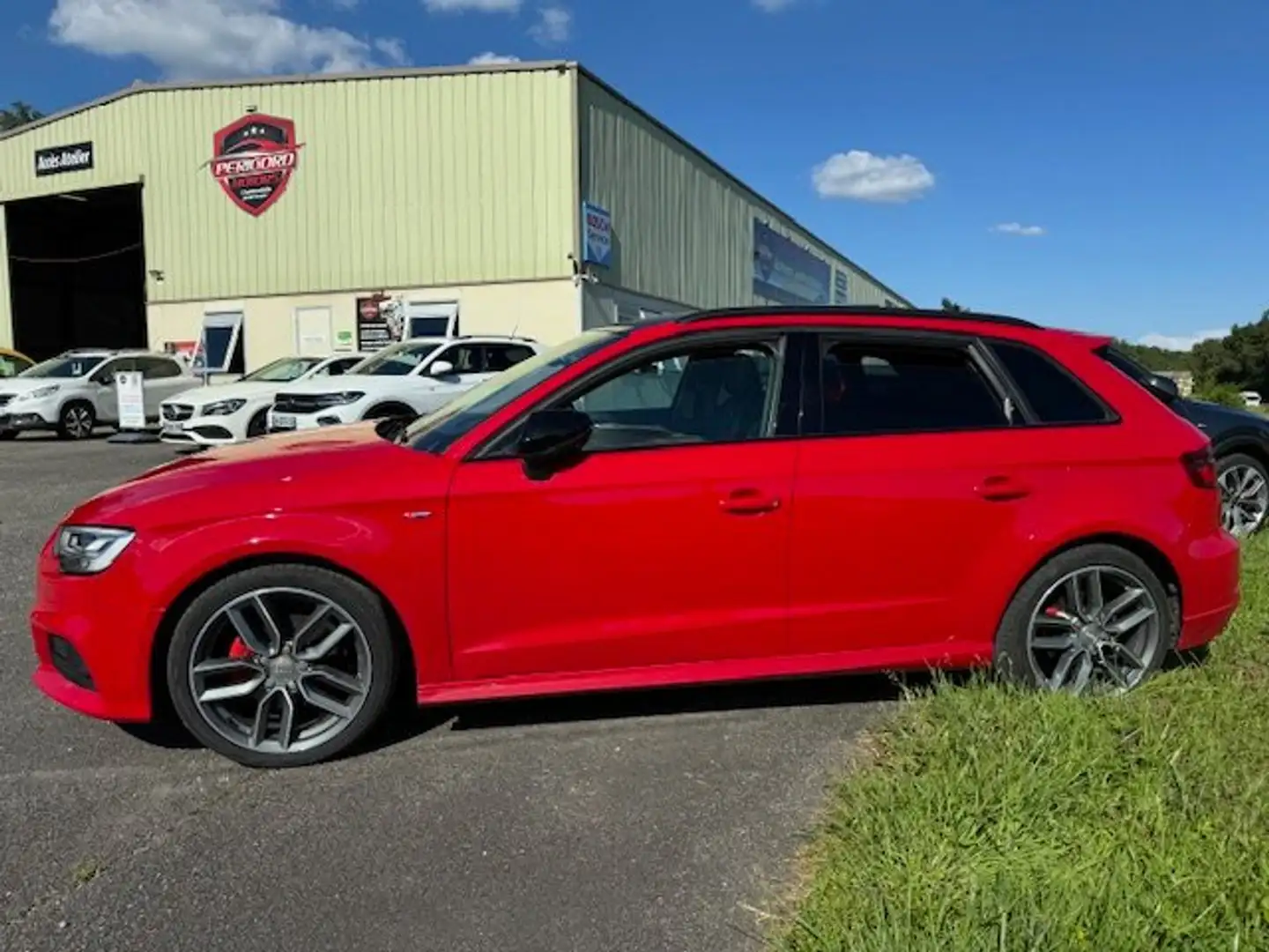 Audi A3 Sportback 35 TFSI CoD 150 S Line Plus Rouge - 2