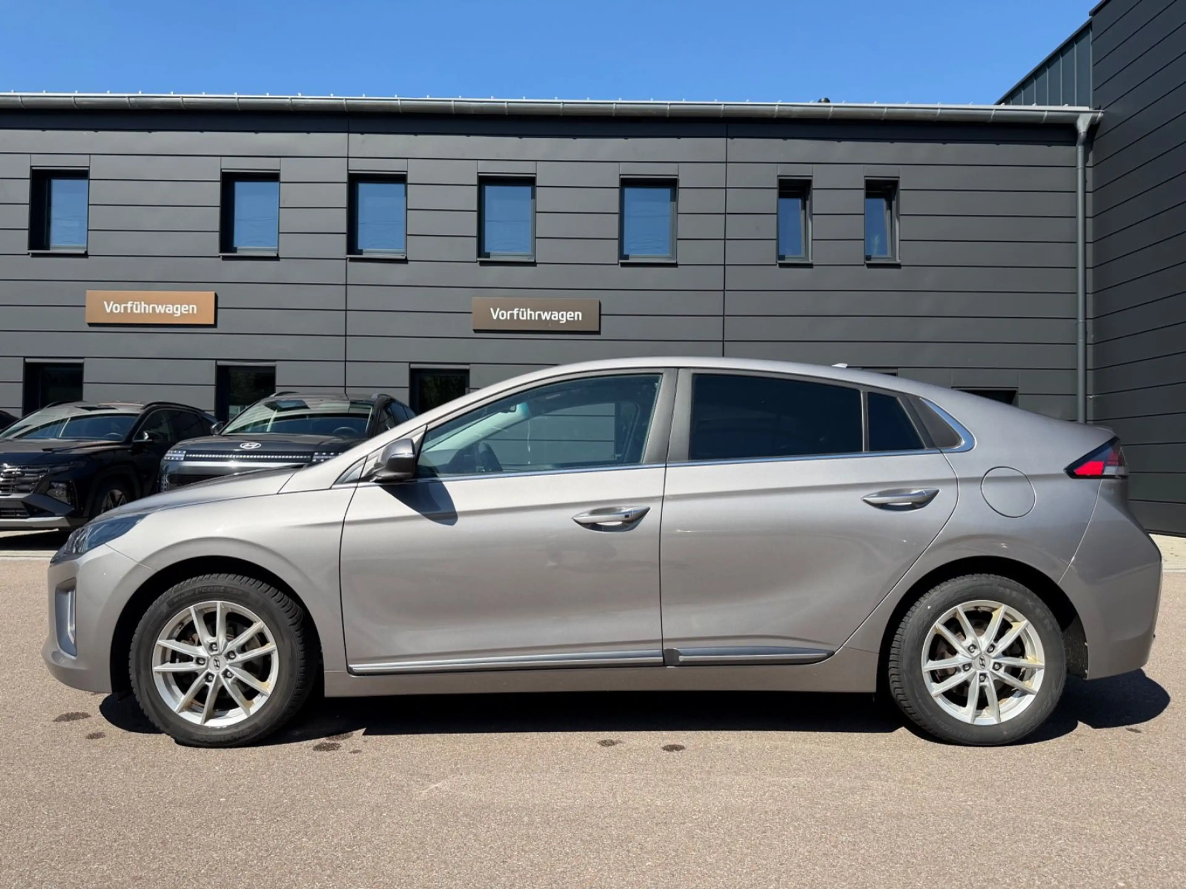 Hyundai IONIQ Ioniq Prime Elektro — photo 3