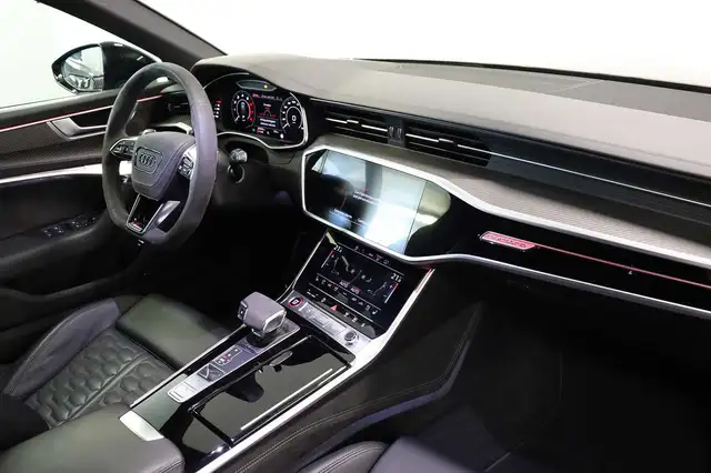 Audi RS6 view 9