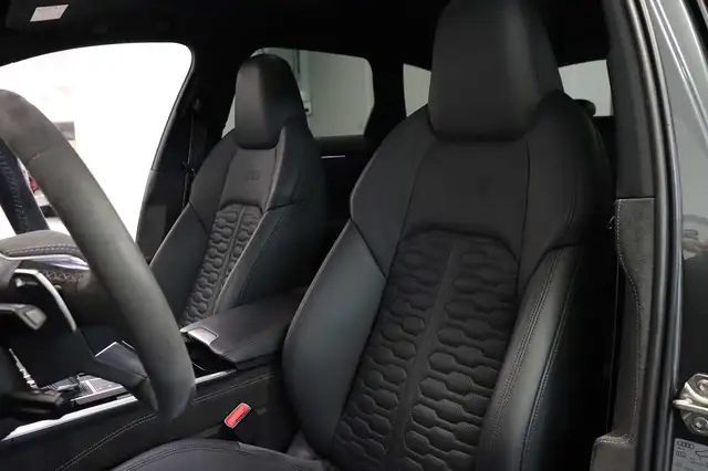 Audi RS6 view 7