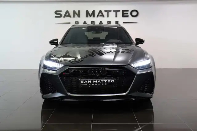 Audi RS6 view 2