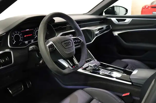 Audi RS6 view 6