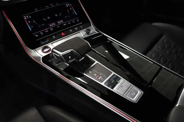 Audi RS6 view 8
