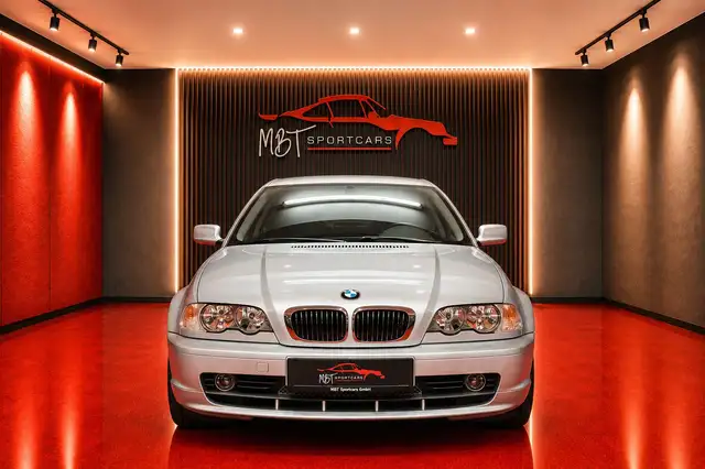 BMW 330 Ci/COUPÉ/3.0 231 PS/SCHALTER/WENIG KM/TOP!!