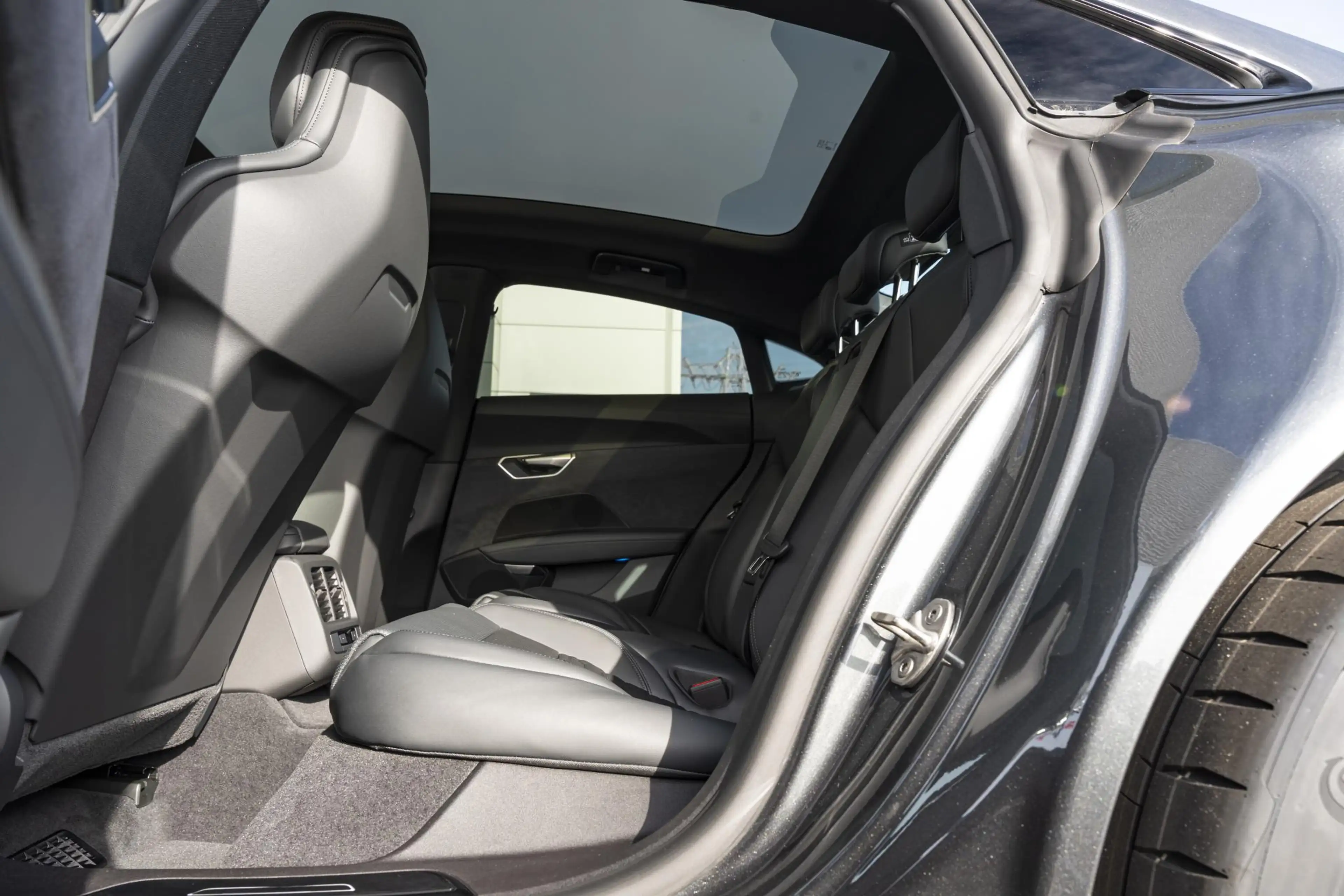 Audi e-tron GT e-tron GT 97 kWh 370 kW / 503 PK Sportback Elektr. — photo 11