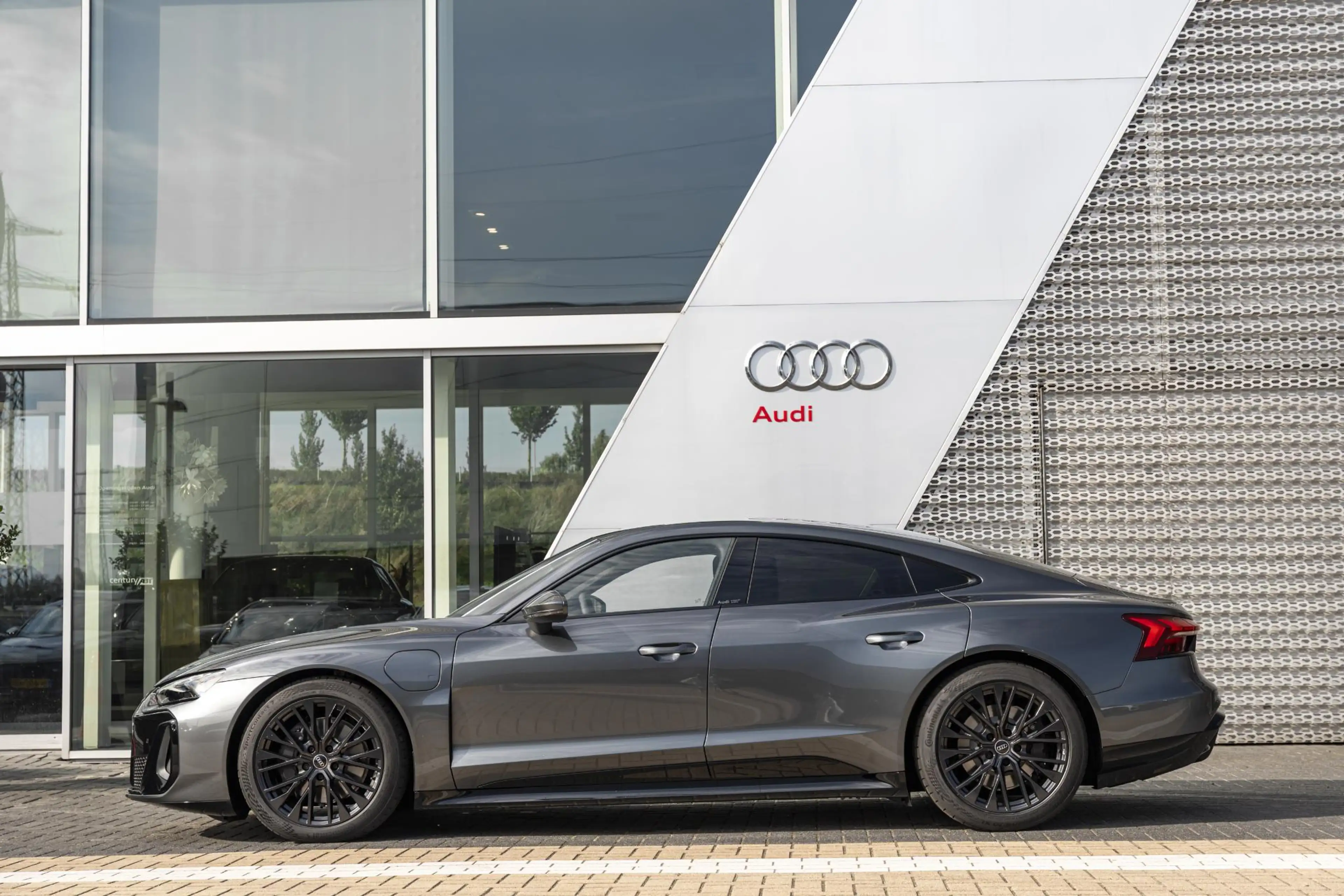 Audi e-tron GT e-tron GT 97 kWh 370 kW / 503 PK Sportback Elektr. — photo 6