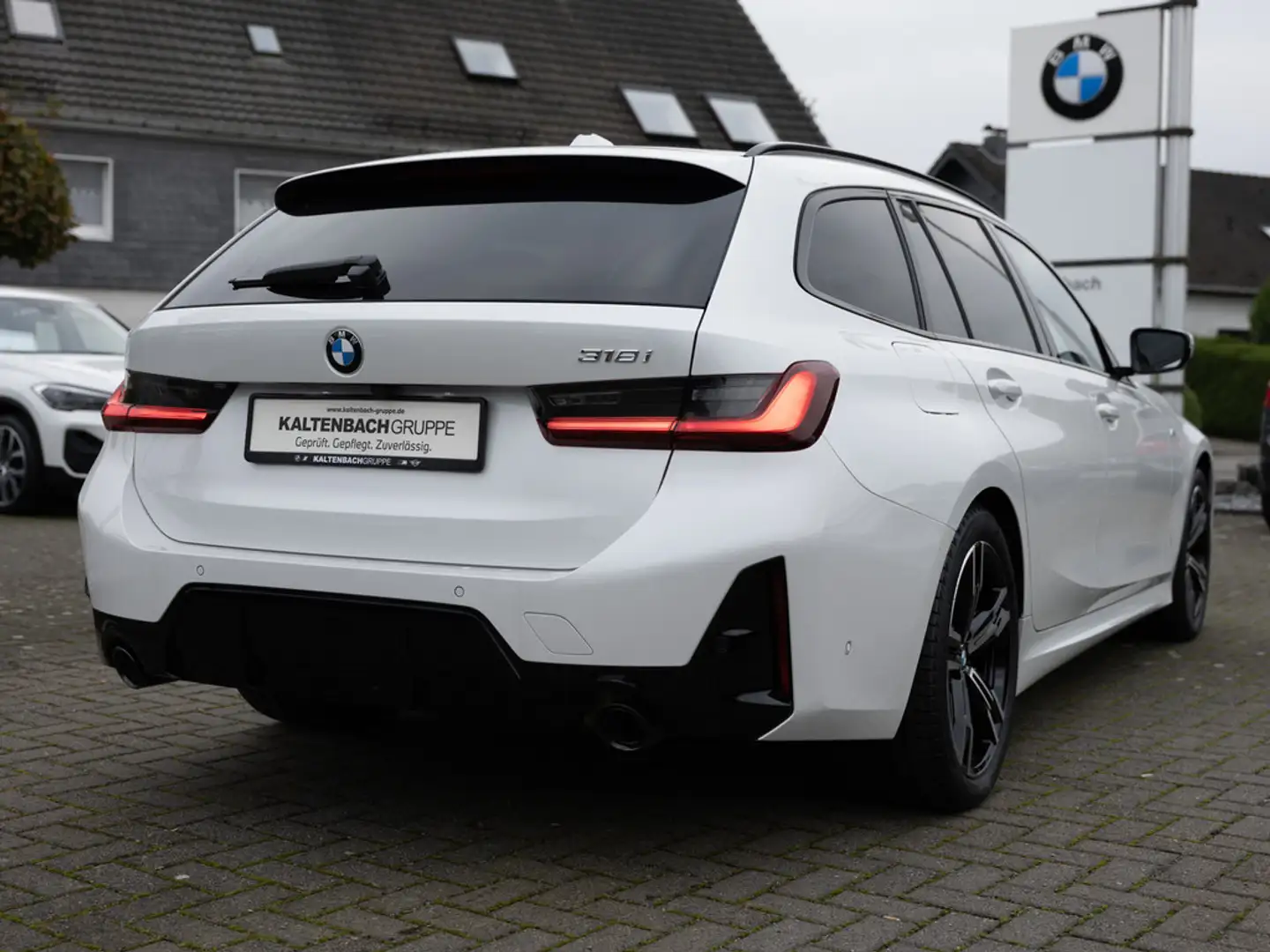 BMW 318 i Touring M-Sport 360° PANORAMADACH NAVI Weiß - 2