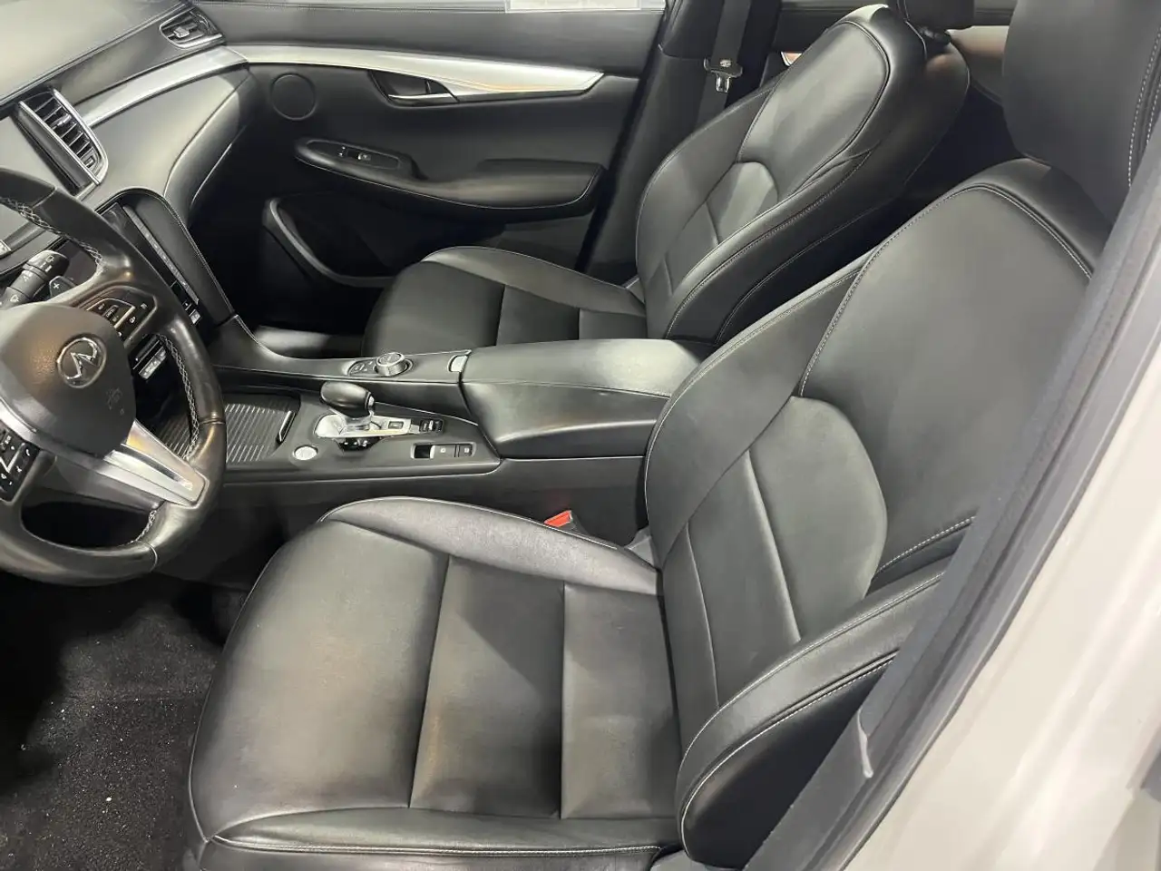 Infiniti QX50 снимка Infiniti QX50