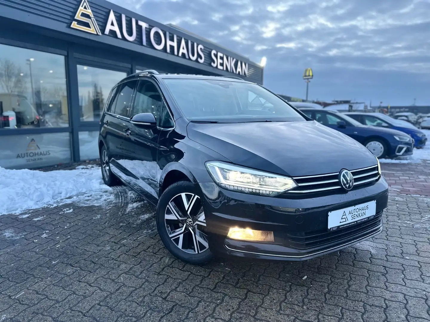 Volkswagen Touran 1.5 TSI DSG Highline*R-CAM*LED*AHK*NAVI* Noir - 1