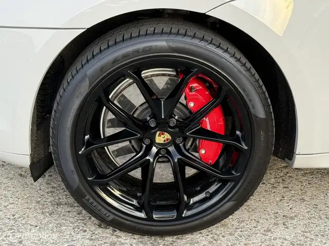 Porsche Macan view 15