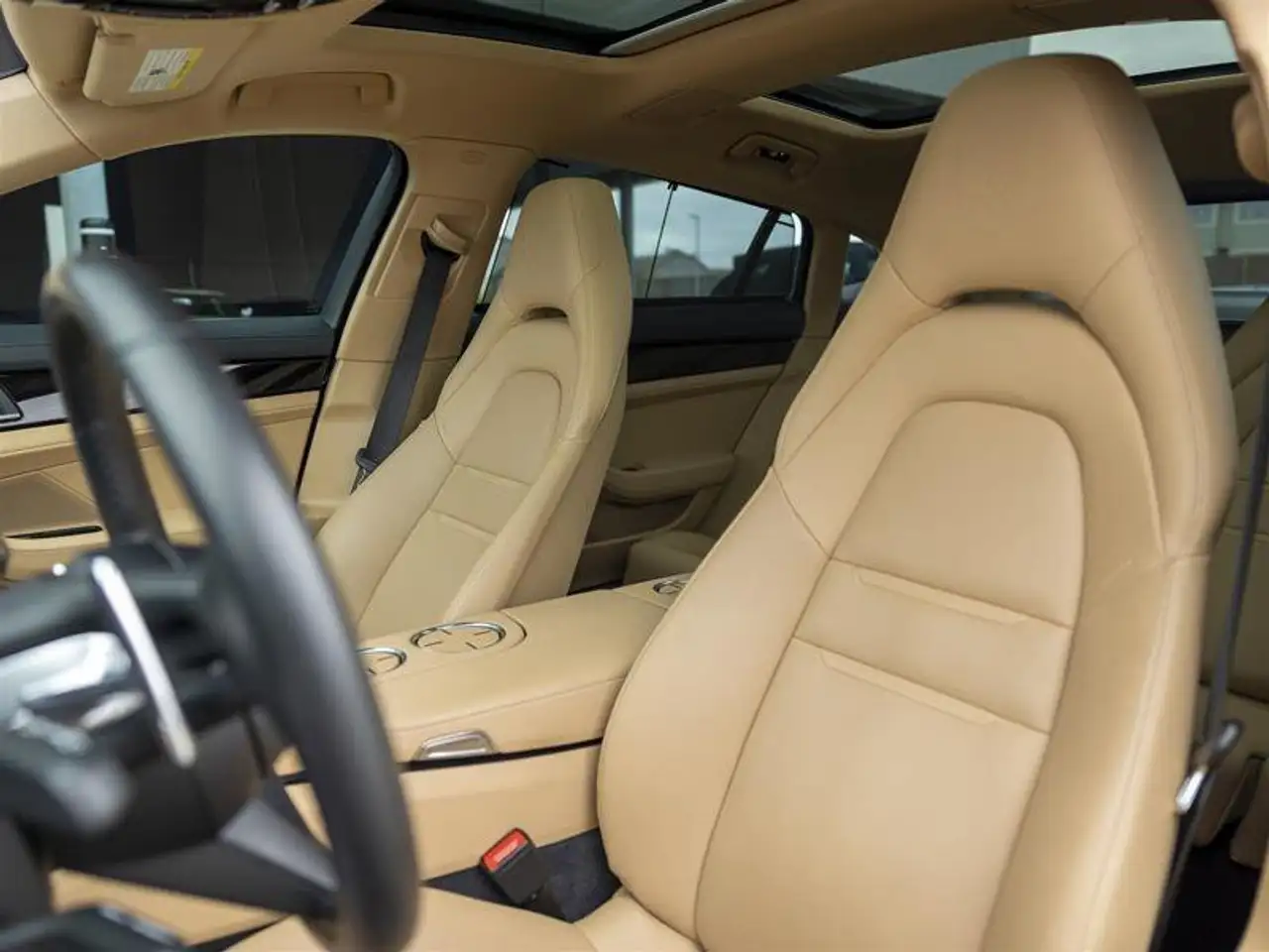 Porsche Panamera снимка Porsche Panamera