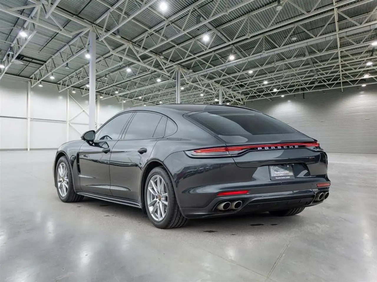 Porsche Panamera снимка Porsche Panamera