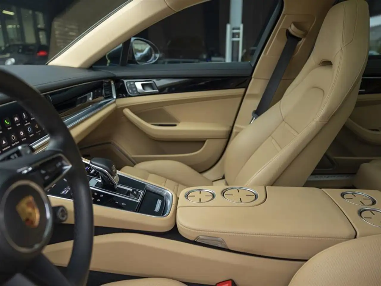 Porsche Panamera снимка Porsche Panamera