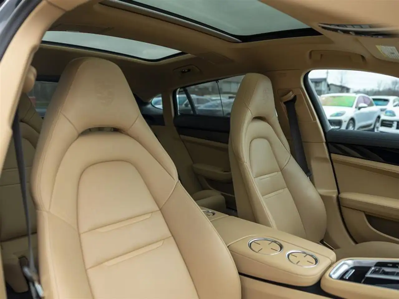 Porsche Panamera снимка Porsche Panamera