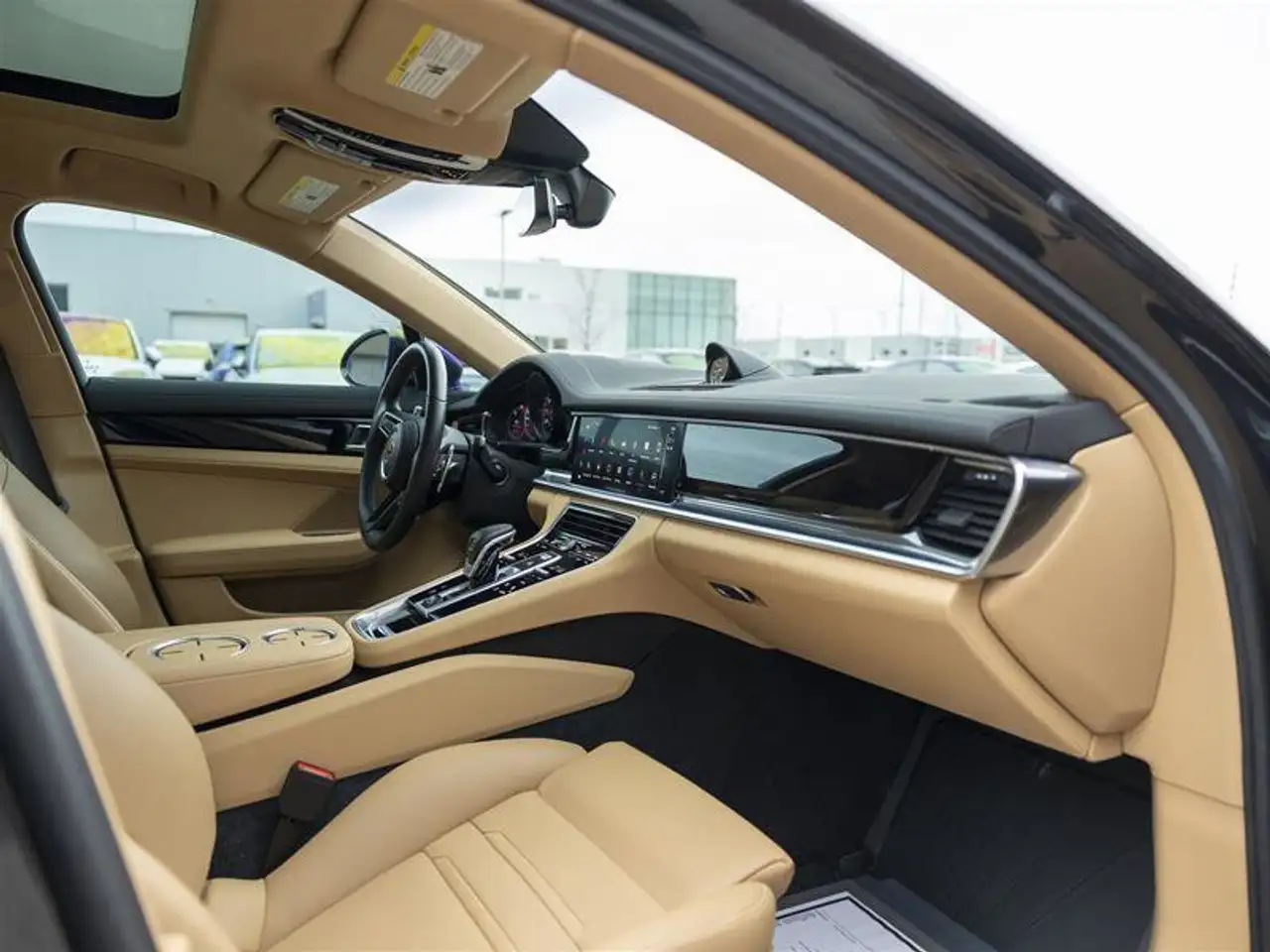 Porsche Panamera снимка Porsche Panamera