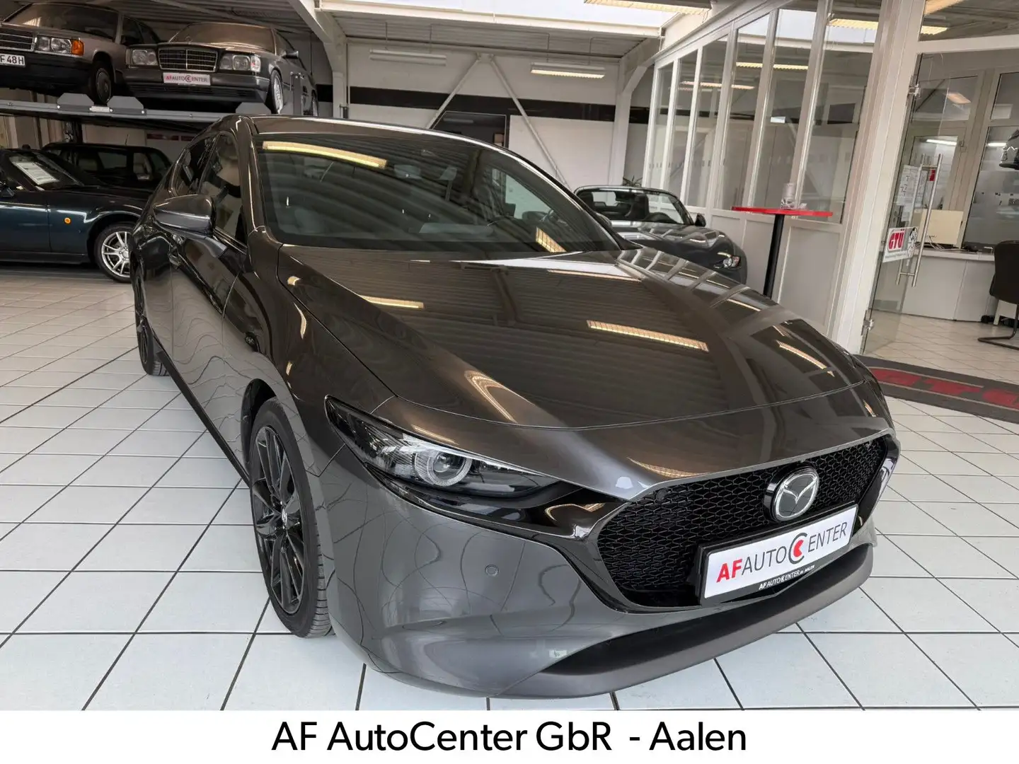 Mazda 3 Automatik AWD Selection*Design*ACT*LED*BOSE Gris - 1