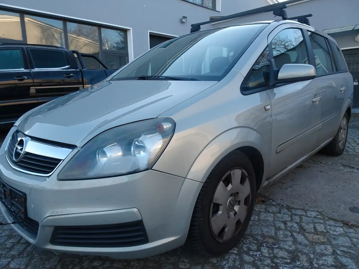 Opel Zafira 1.8, 103KW, KLIMA-TEMPOMAT-WEBASTO-7SITZE Argintiu - 1