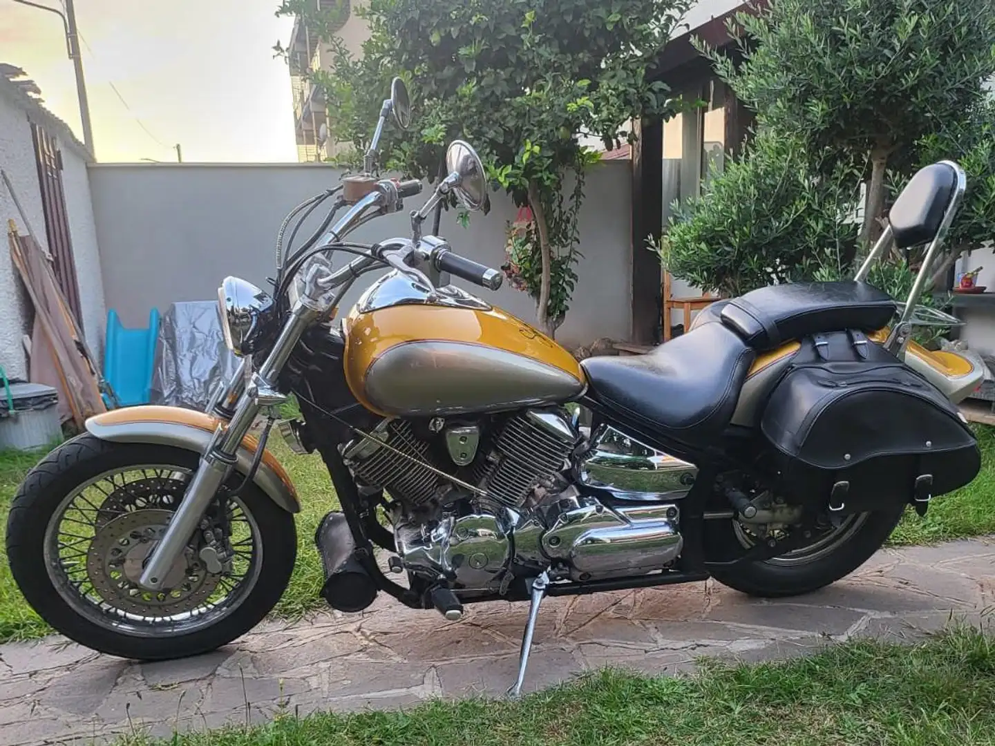 Yamaha XVS 1100 Drag Star Auriu - 2