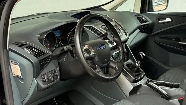 Ford C-Max view 11