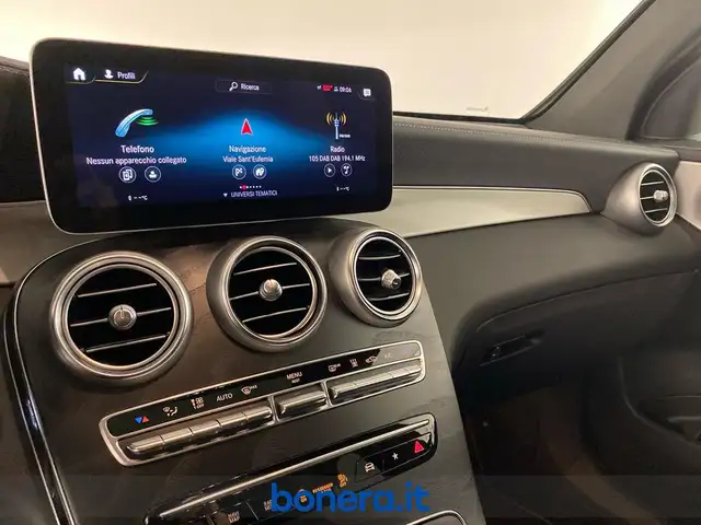 Mercedes-Benz 300 view 13