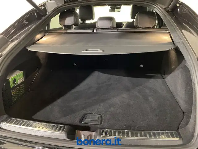 Mercedes-Benz 300 view 9
