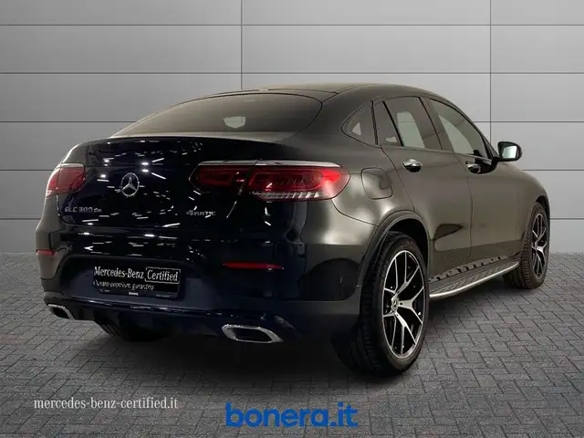 Mercedes-Benz 300 view 3