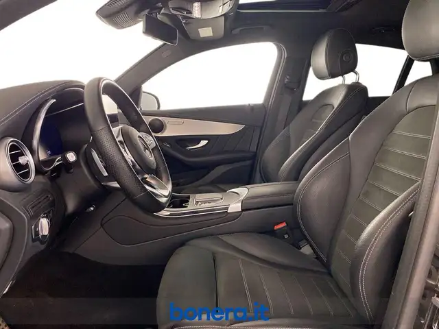 Mercedes-Benz 300 view 11