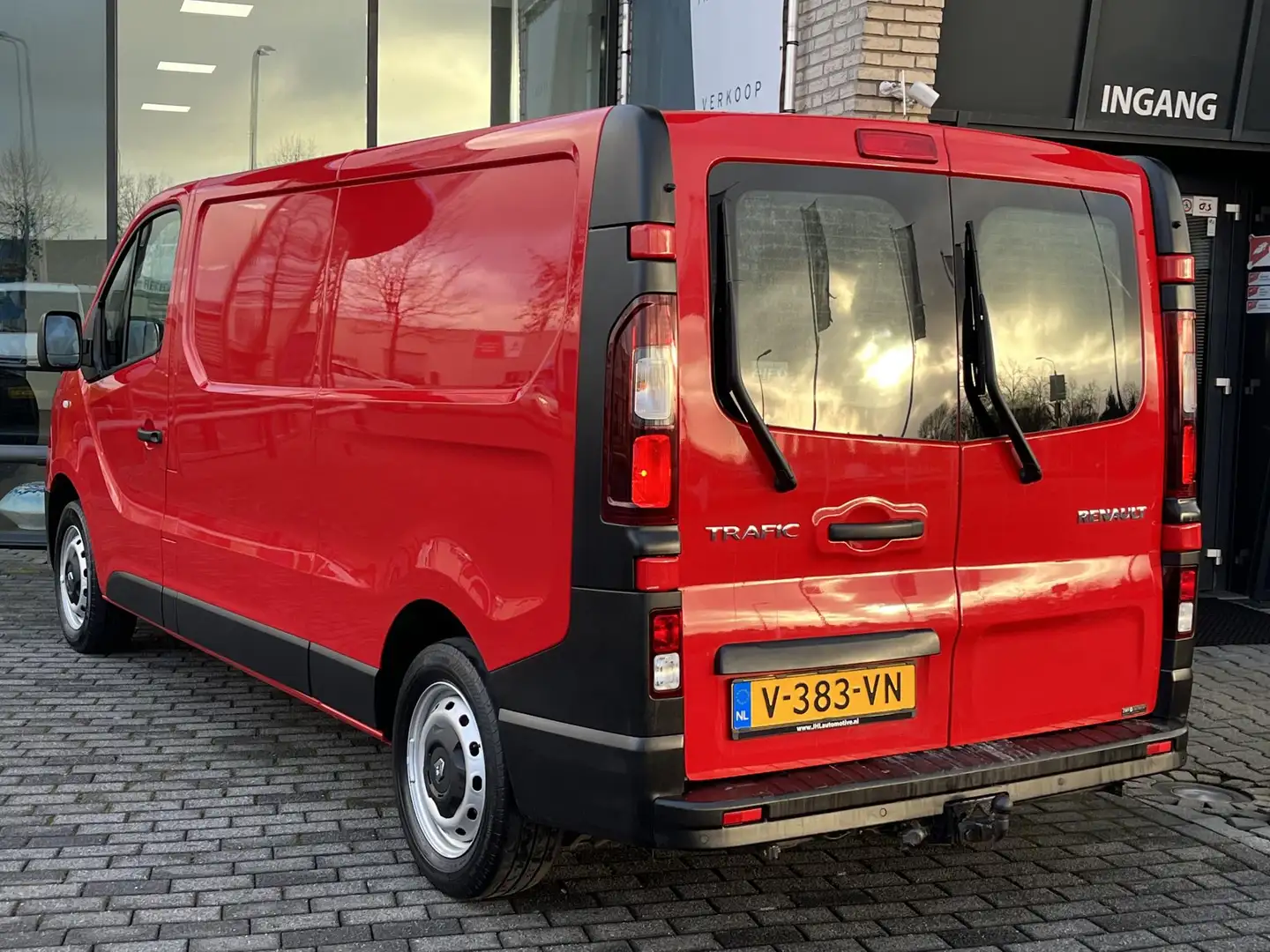 Renault Trafic 1.6 dCi T29 L2H1*NAVI*A/C*3-PERS*HAAK*CRUISE*PDC* Rood - 2