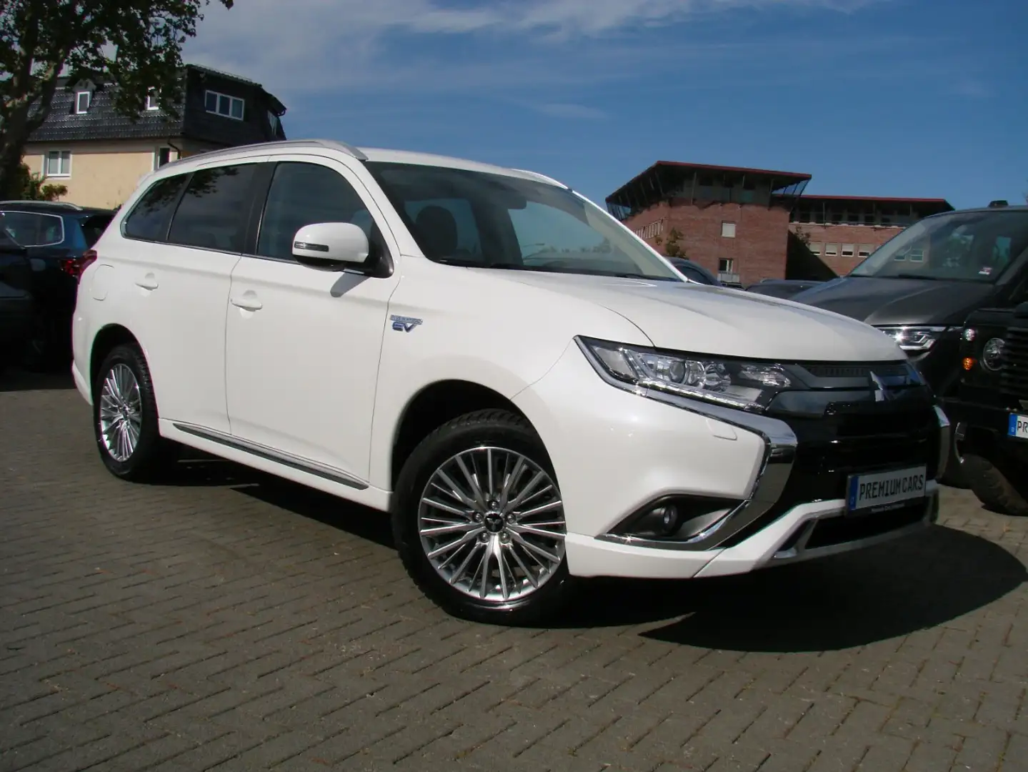 Mitsubishi Outlander PHEV Basis Spirit 4WD Leder Weiß - 1