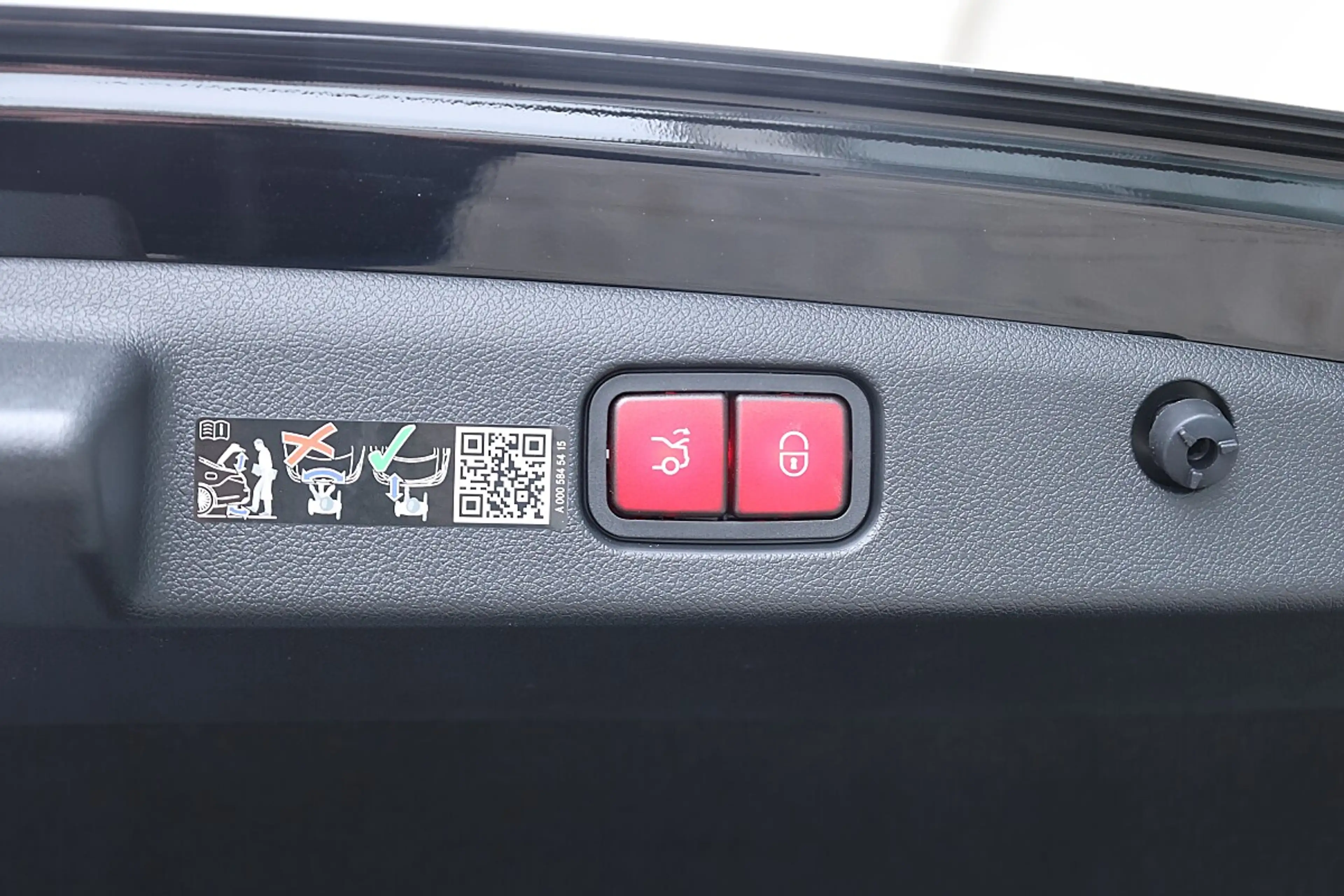Mercedes-Benz E 220 d MHEV 4Matic Aut. Exclusive AHV — photo 10