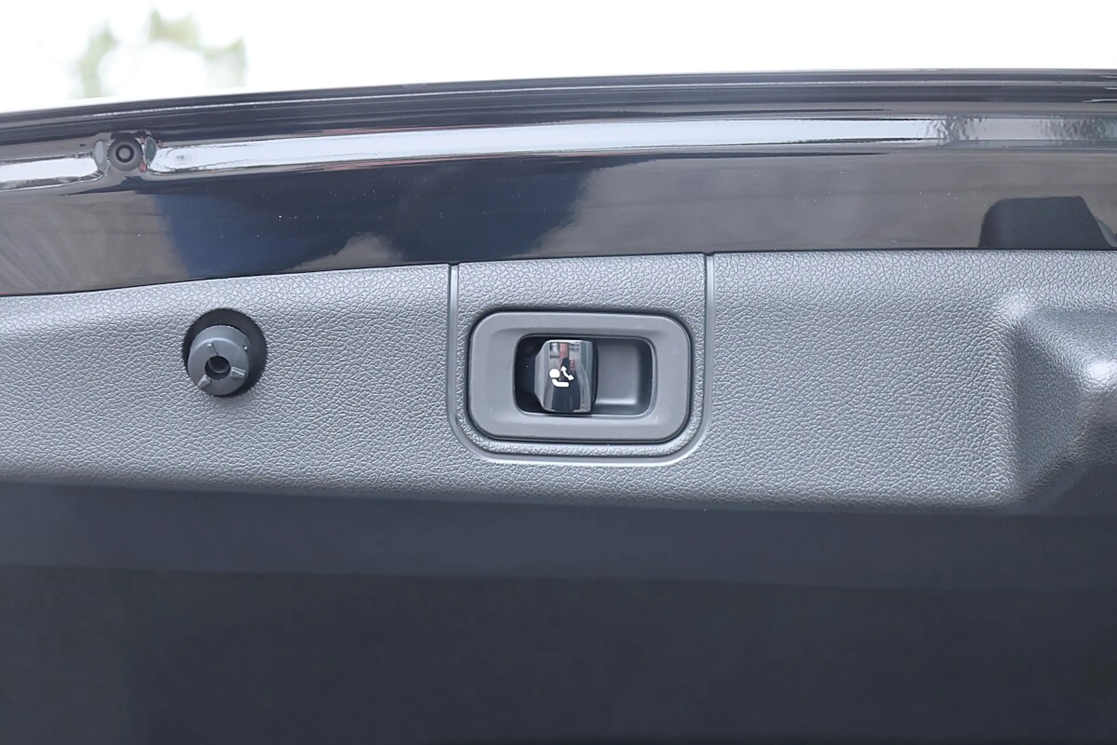 Mercedes-Benz E 220 d MHEV 4Matic Aut. Exclusive AHV — photo 9