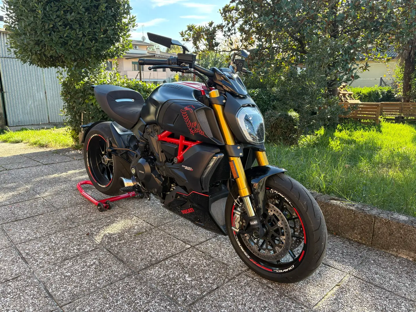 Ducati Diavel s - 1
