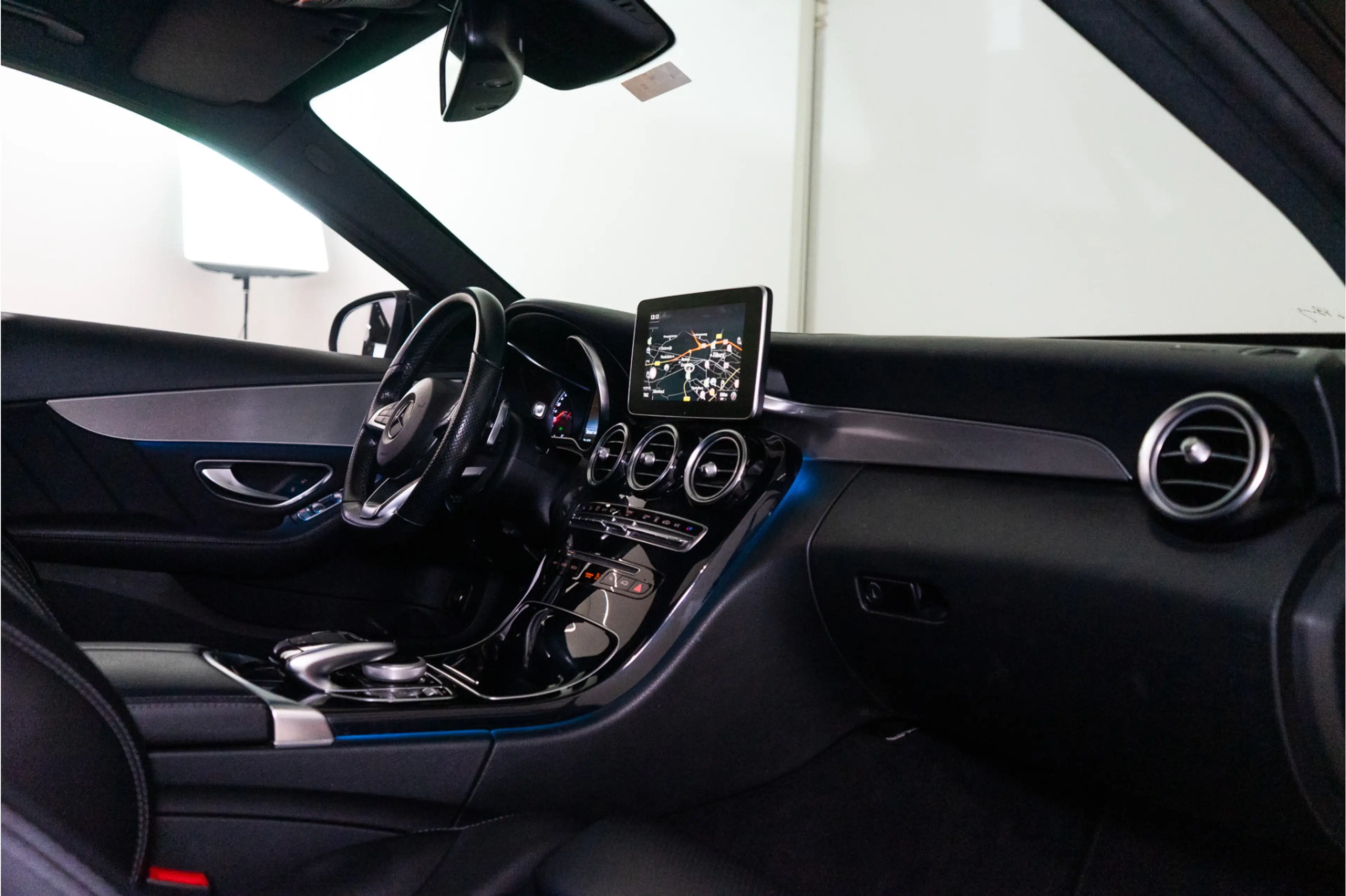 Mercedes-Benz C 350 e Business Solution AMG 279PK | Pano | Keyless | 3 — photo 15