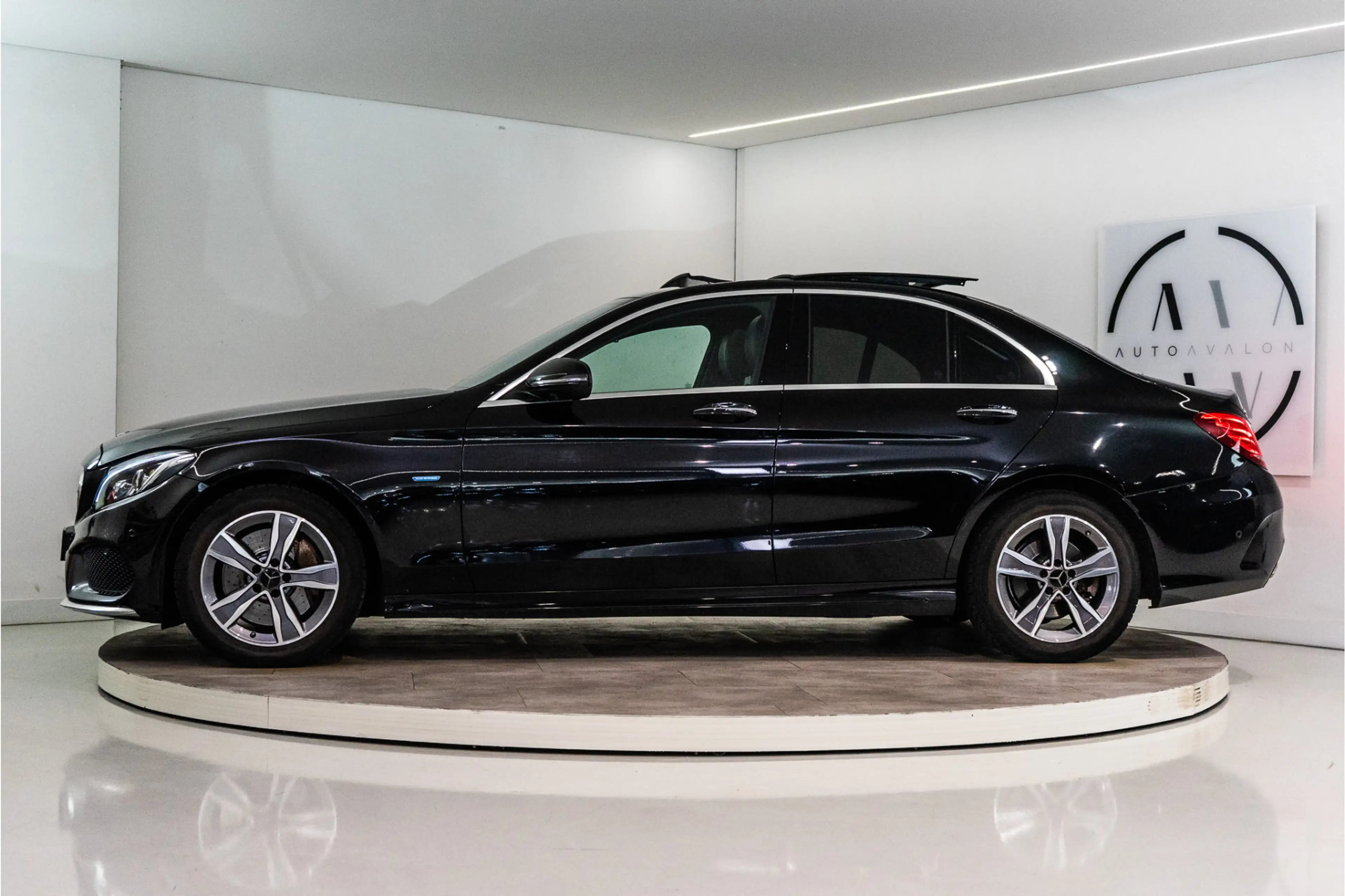 Mercedes-Benz C 350 e Business Solution AMG 279PK | Pano | Keyless | 3 — photo 34