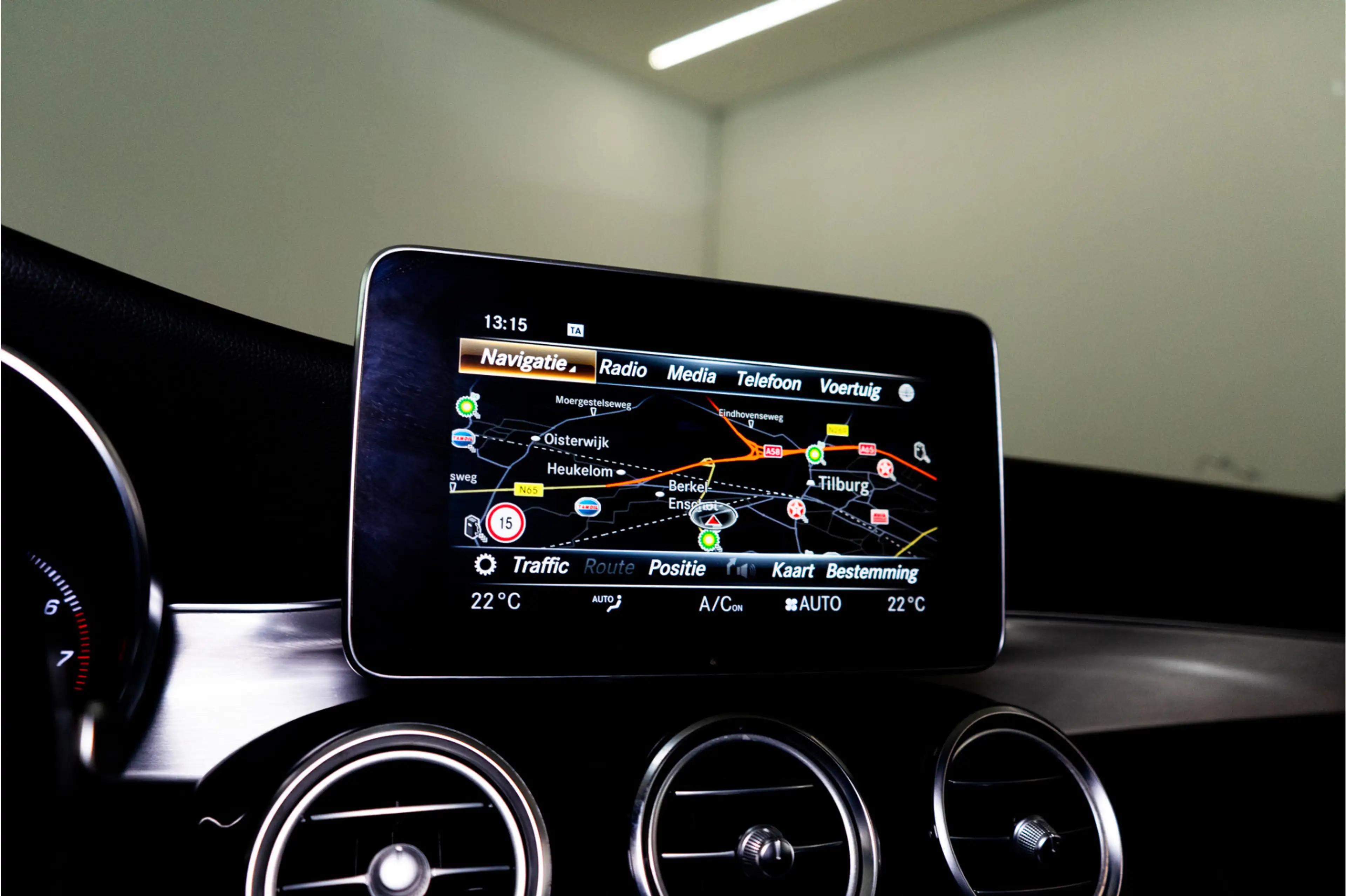 Mercedes-Benz C 350 e Business Solution AMG 279PK | Pano | Keyless | 3 — photo 28