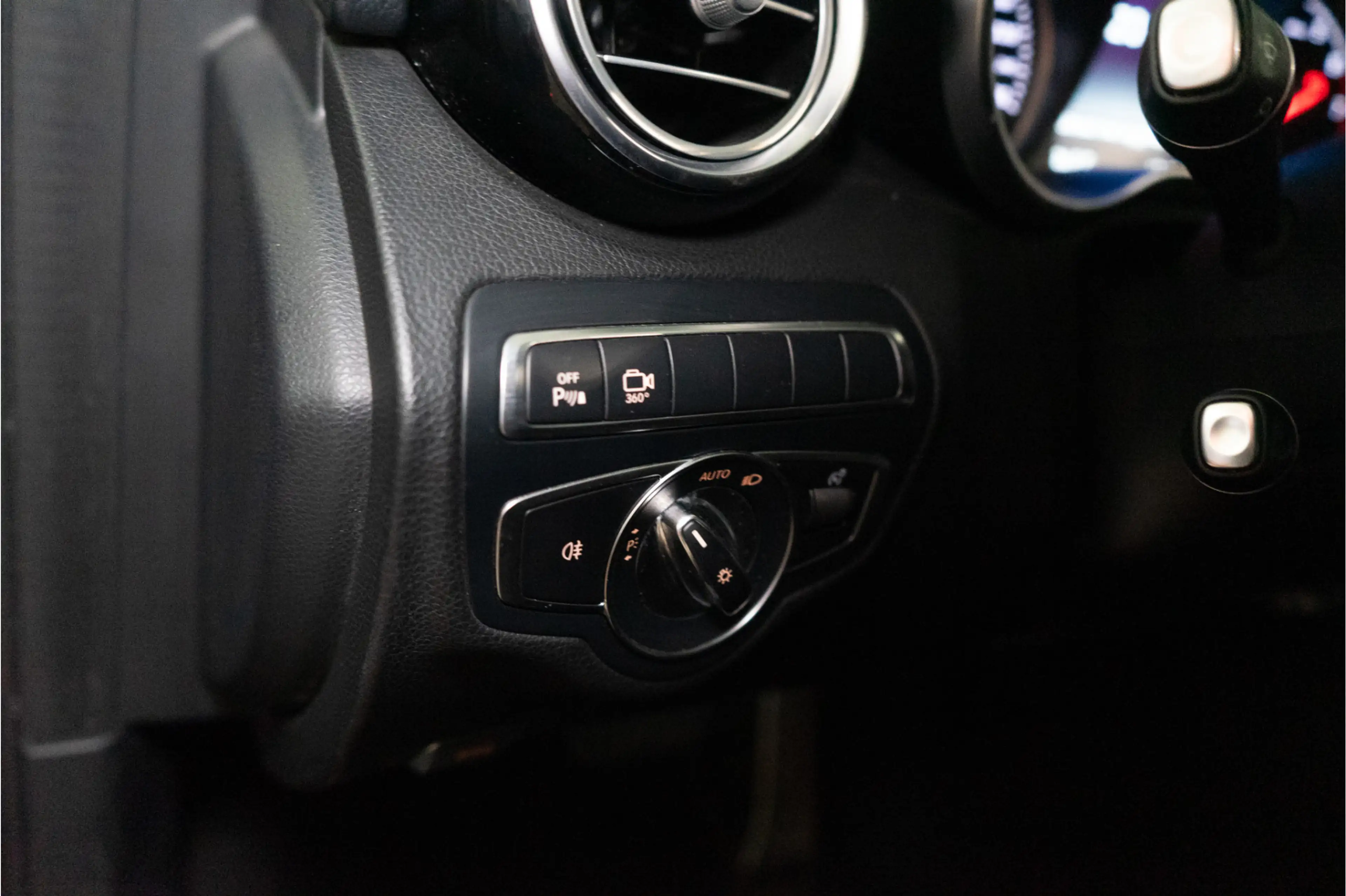 Mercedes-Benz C 350 e Business Solution AMG 279PK | Pano | Keyless | 3 — photo 20