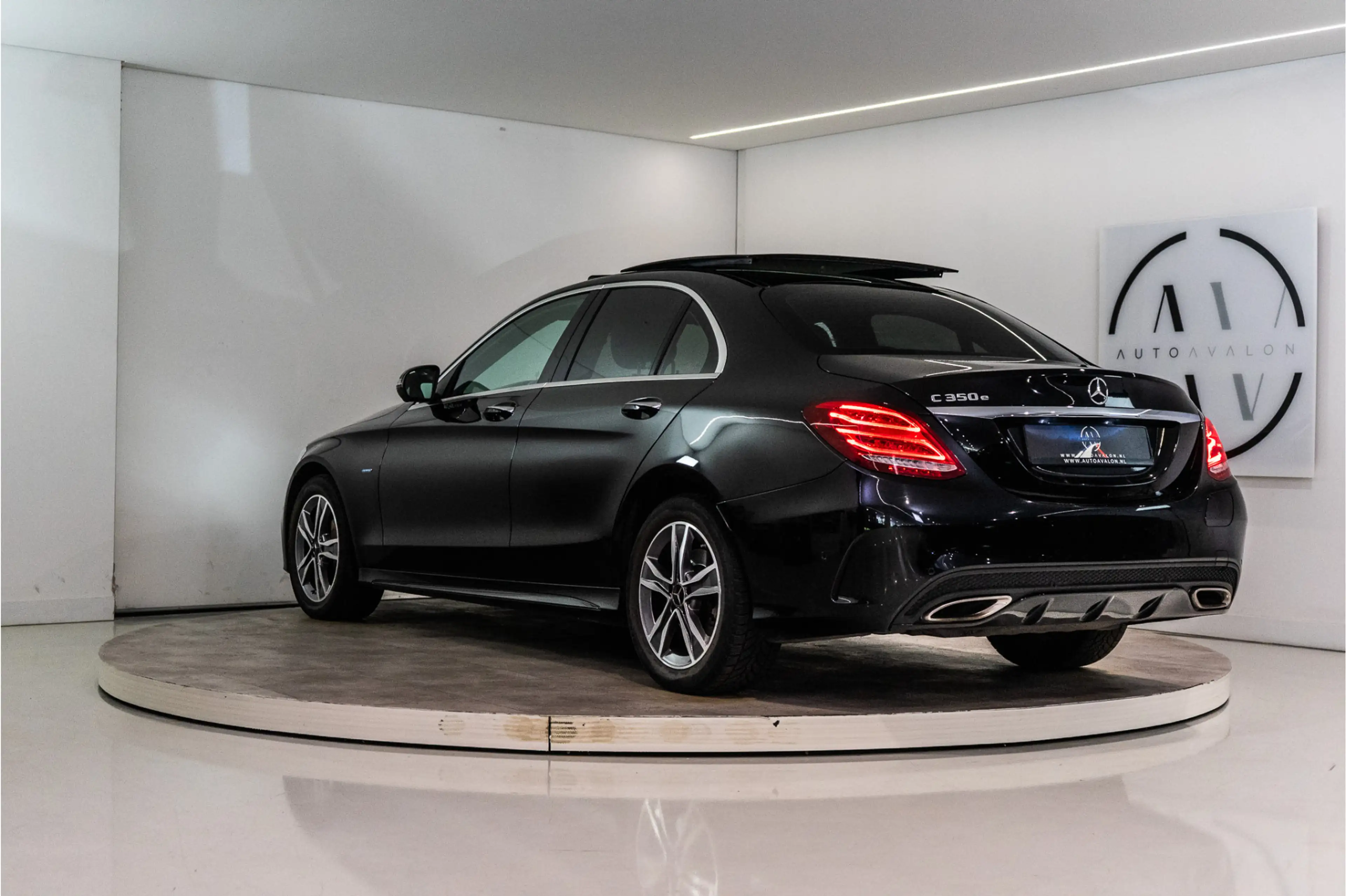 Mercedes-Benz C 350 e Business Solution AMG 279PK | Pano | Keyless | 3 — photo 2