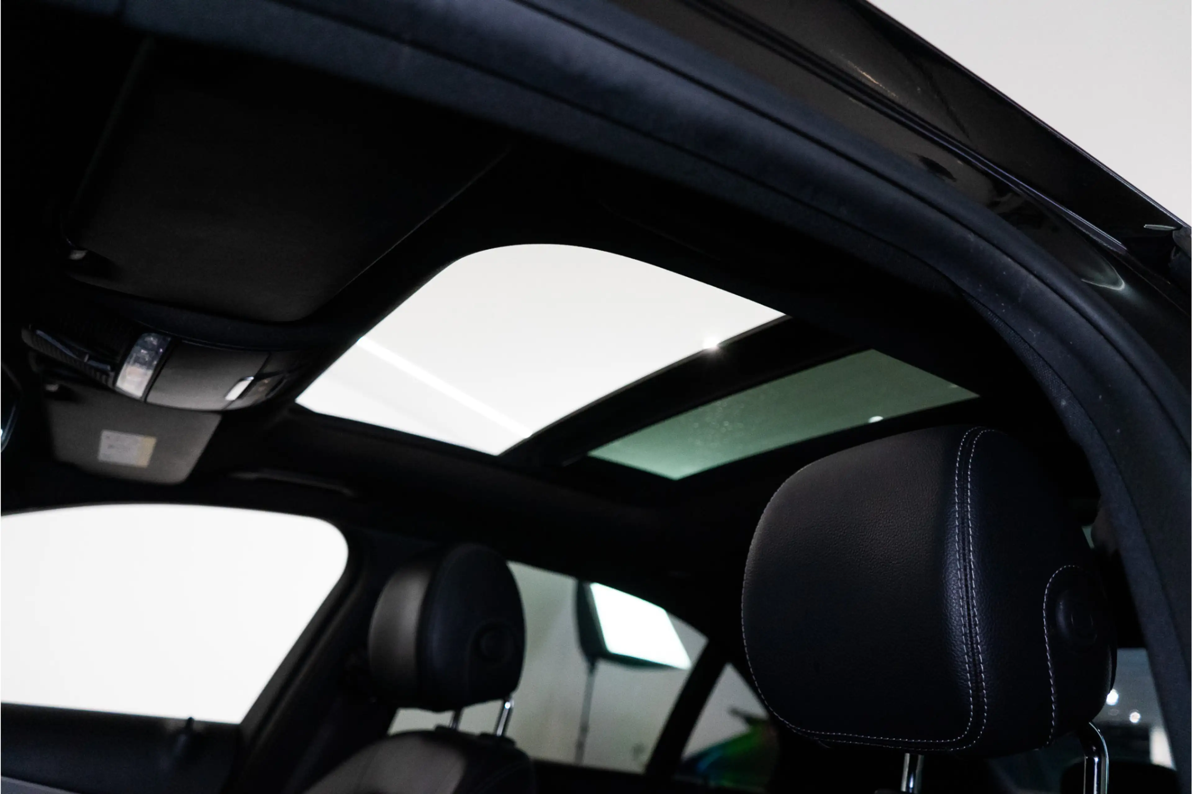 Mercedes-Benz C 350 e Business Solution AMG 279PK | Pano | Keyless | 3 — photo 11
