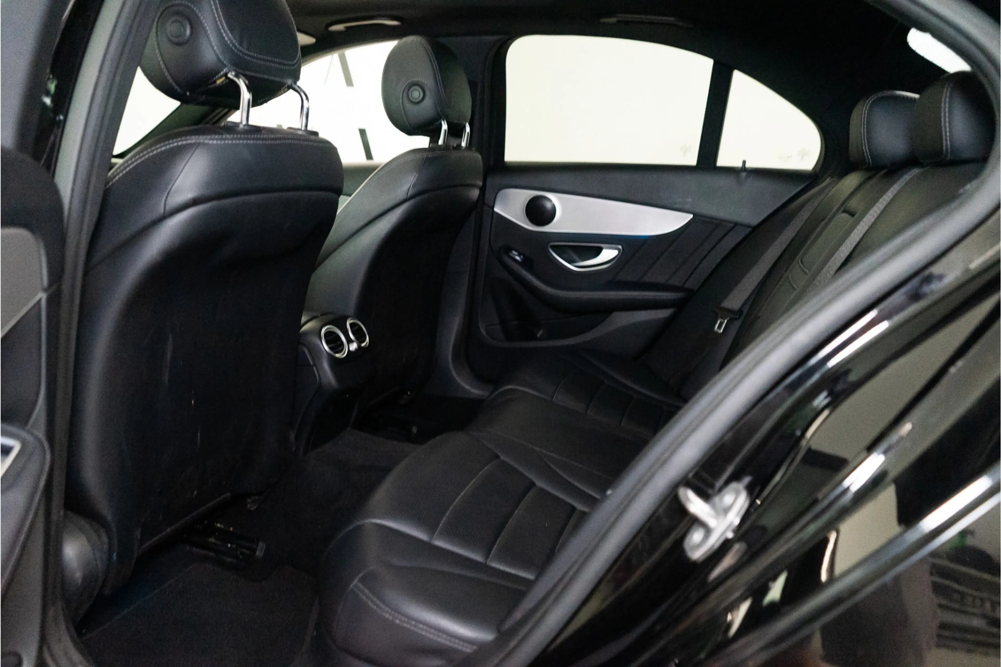 Mercedes-Benz C 350 e Business Solution AMG 279PK | Pano | Keyless | 3 — photo 18