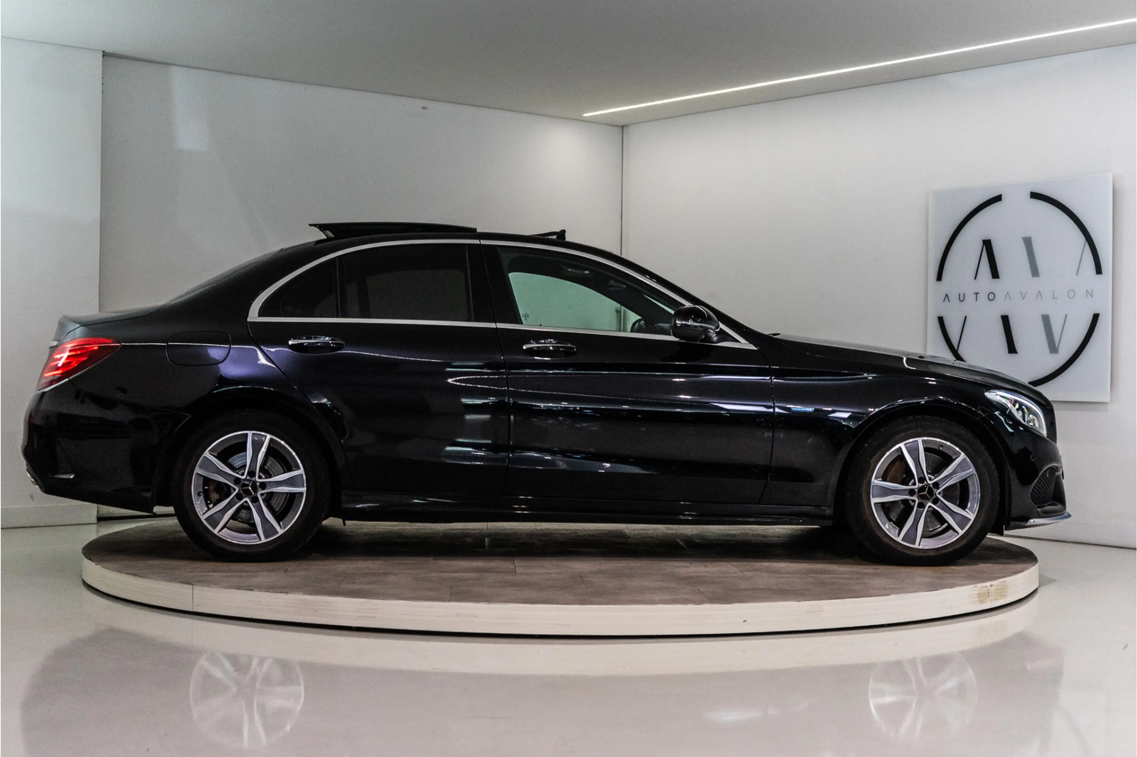Mercedes-Benz C 350 e Business Solution AMG 279PK | Pano | Keyless | 3 — photo 36