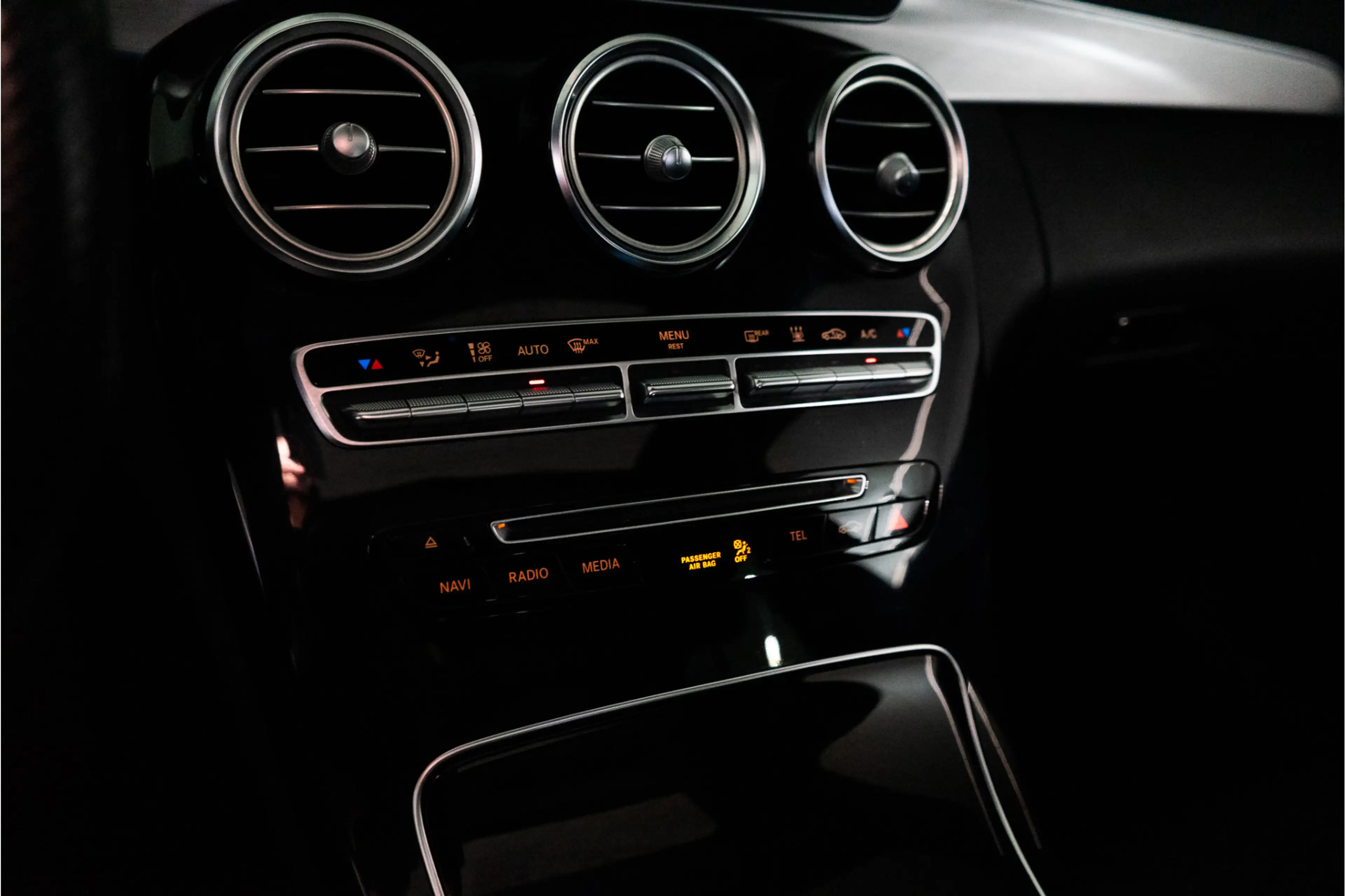 Mercedes-Benz C 350 e Business Solution AMG 279PK | Pano | Keyless | 3 — photo 26