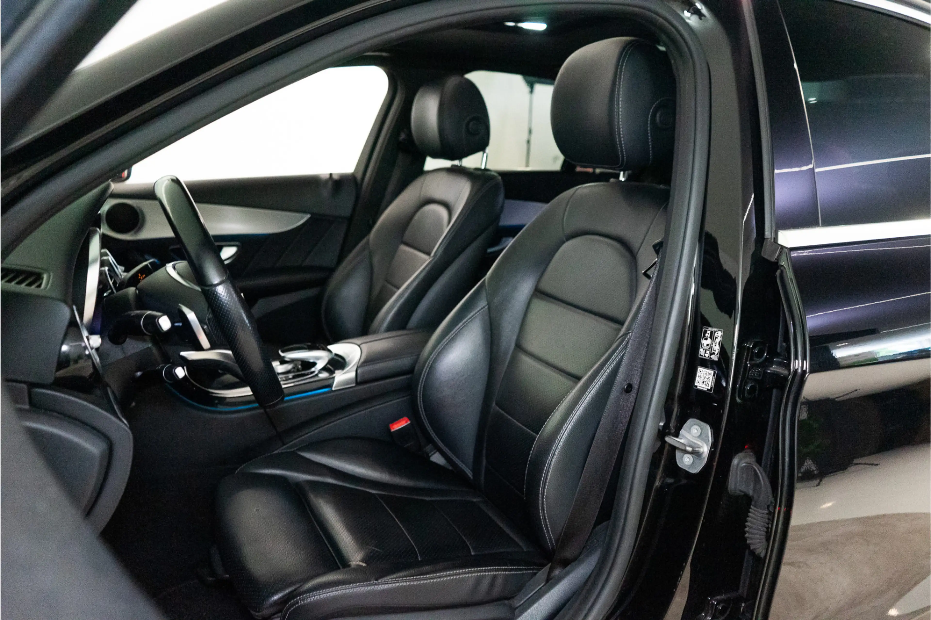 Mercedes-Benz C 350 e Business Solution AMG 279PK | Pano | Keyless | 3 — photo 17