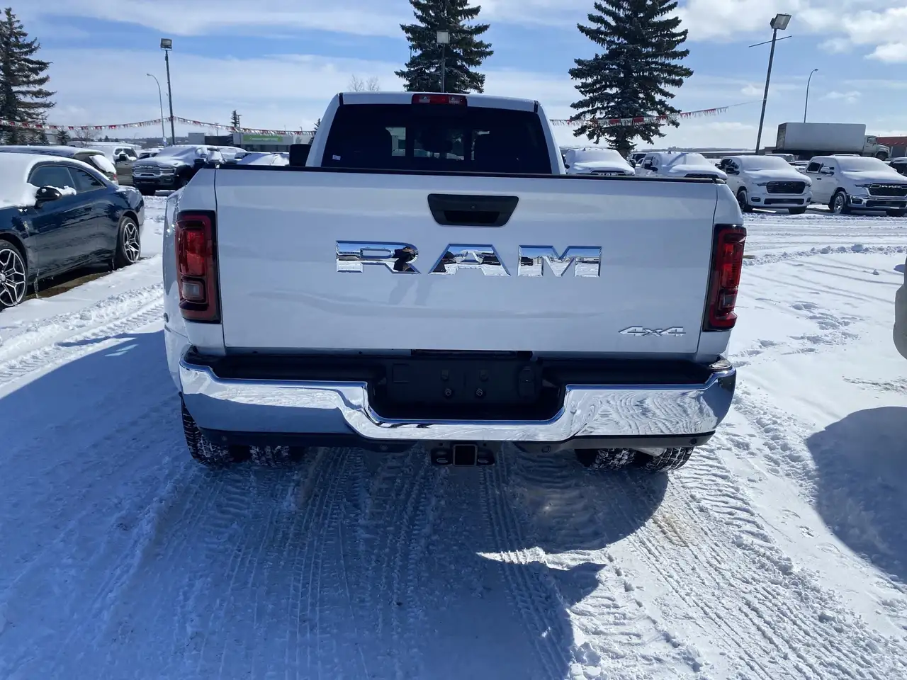 RAM 3500 снимка RAM 3500