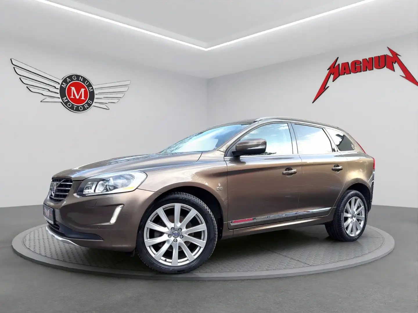 Volvo XC60 2.4 D5 SUMMUM S *Aut.*Leder*Pano.*AHK*360° Braun - 2