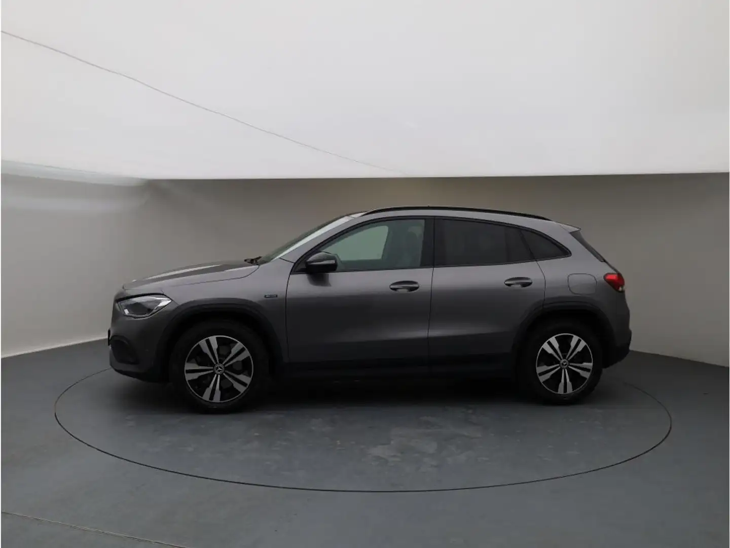 Mercedes-Benz GLA 250 e Night 360 Pano Distronic Multibeam Gris - 2