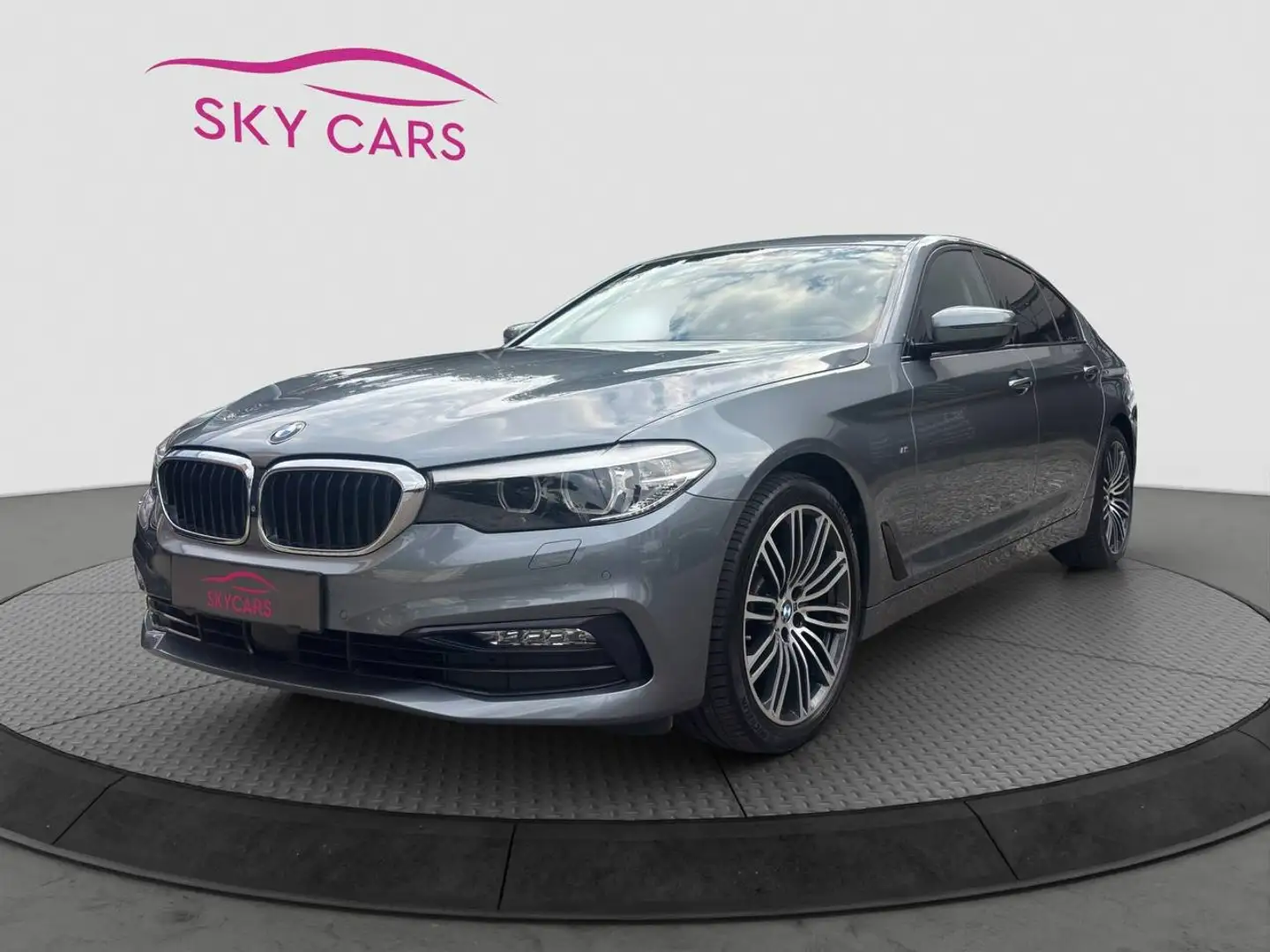 BMW 520 BMW 520d xDrive Sport Line | HUD | 360 Kamera | Grau - 1