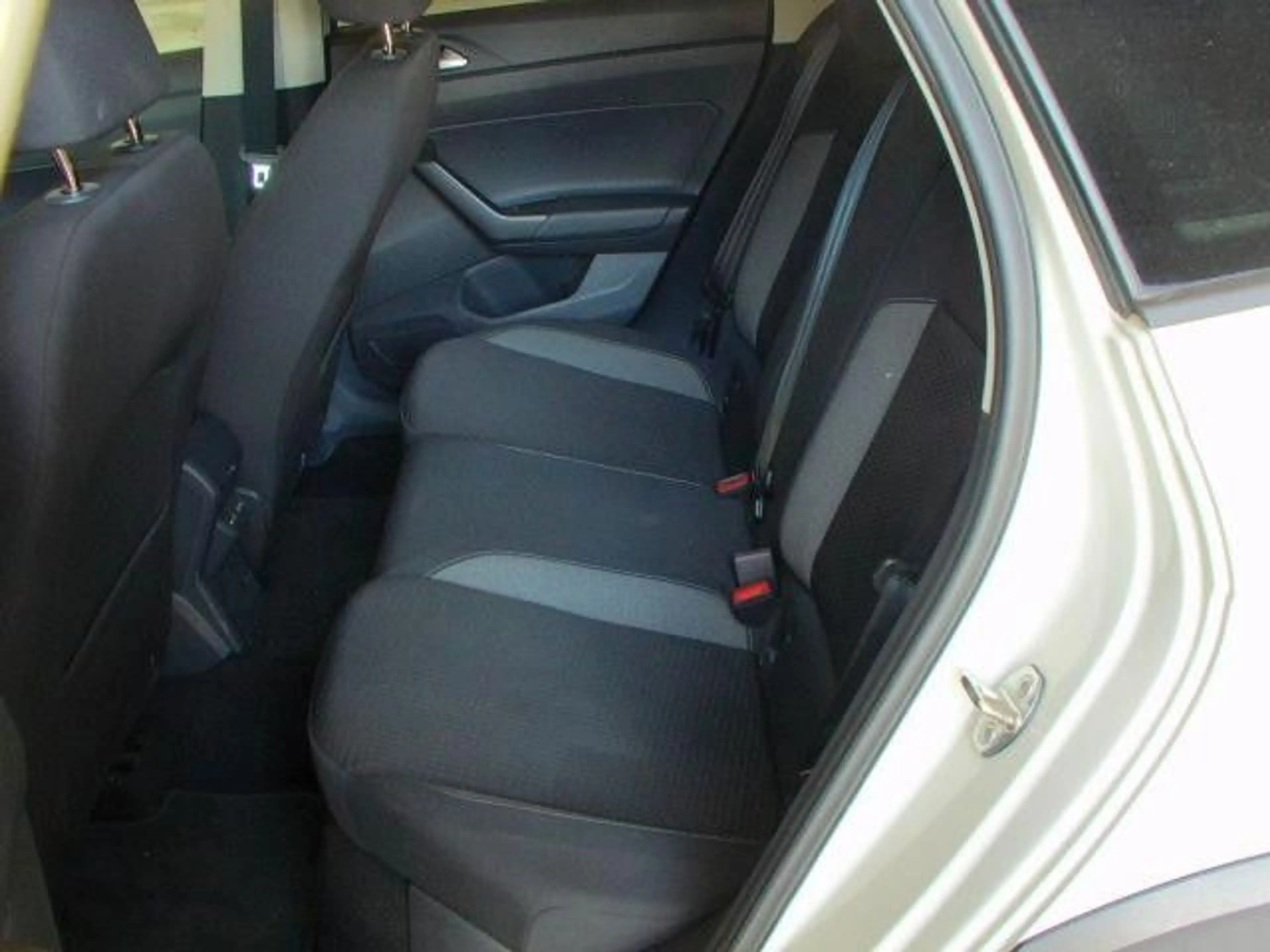 Volkswagen Taigo Life1.0TSI DSG LED Navi PDC Alu Kamera — photo 6
