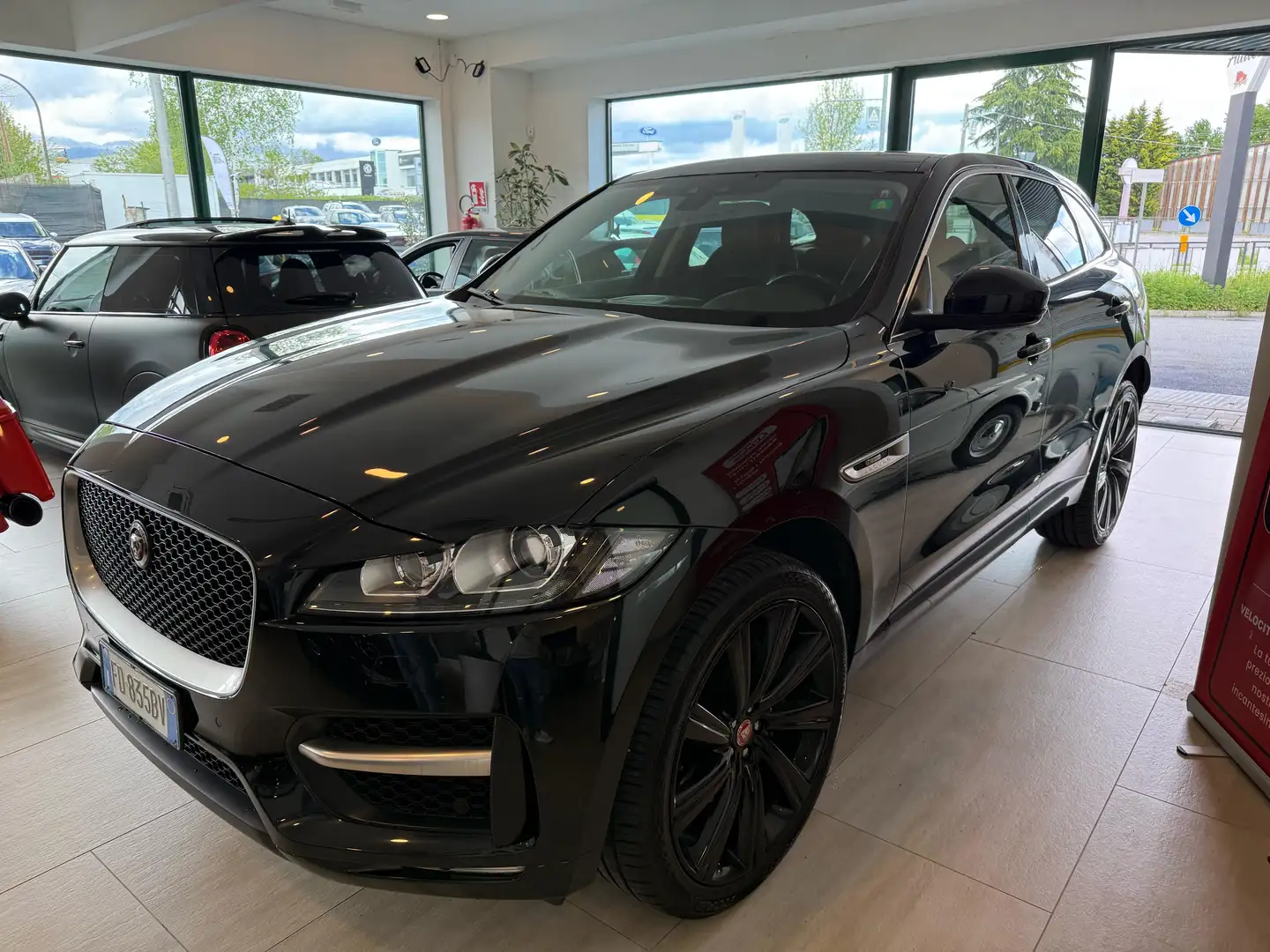 Jaguar F-Pace R-Sport Nero - 1
